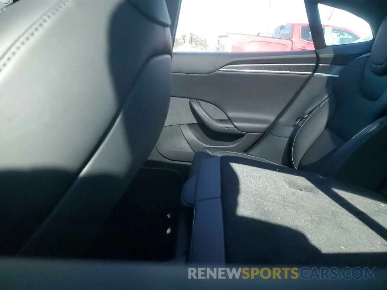 10 Photograph of a damaged car 5YJSA1E69PF515714 TESLA MODEL S 2023