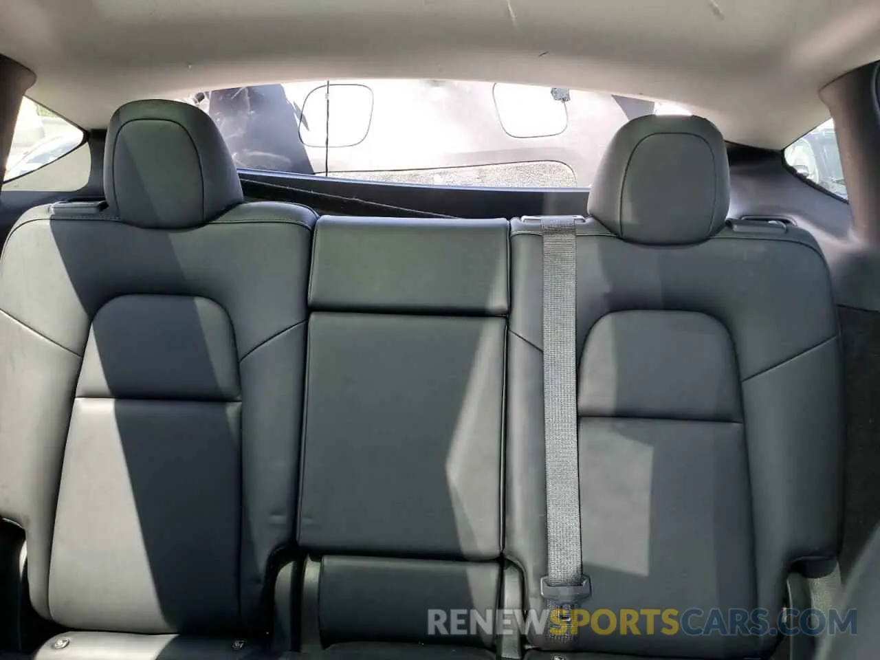 10 Photograph of a damaged car 7SAYGDEE0PF607735 TESLA MODEL S 2023