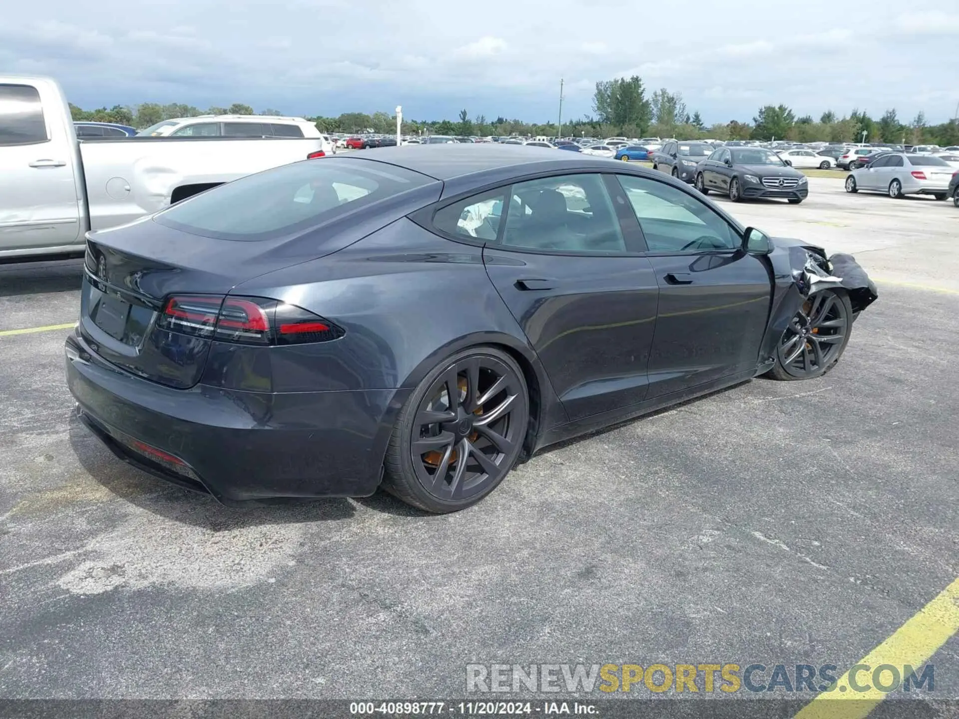 4 Photograph of a damaged car 5YJSA1E52RF543512 TESLA MODEL S 2024