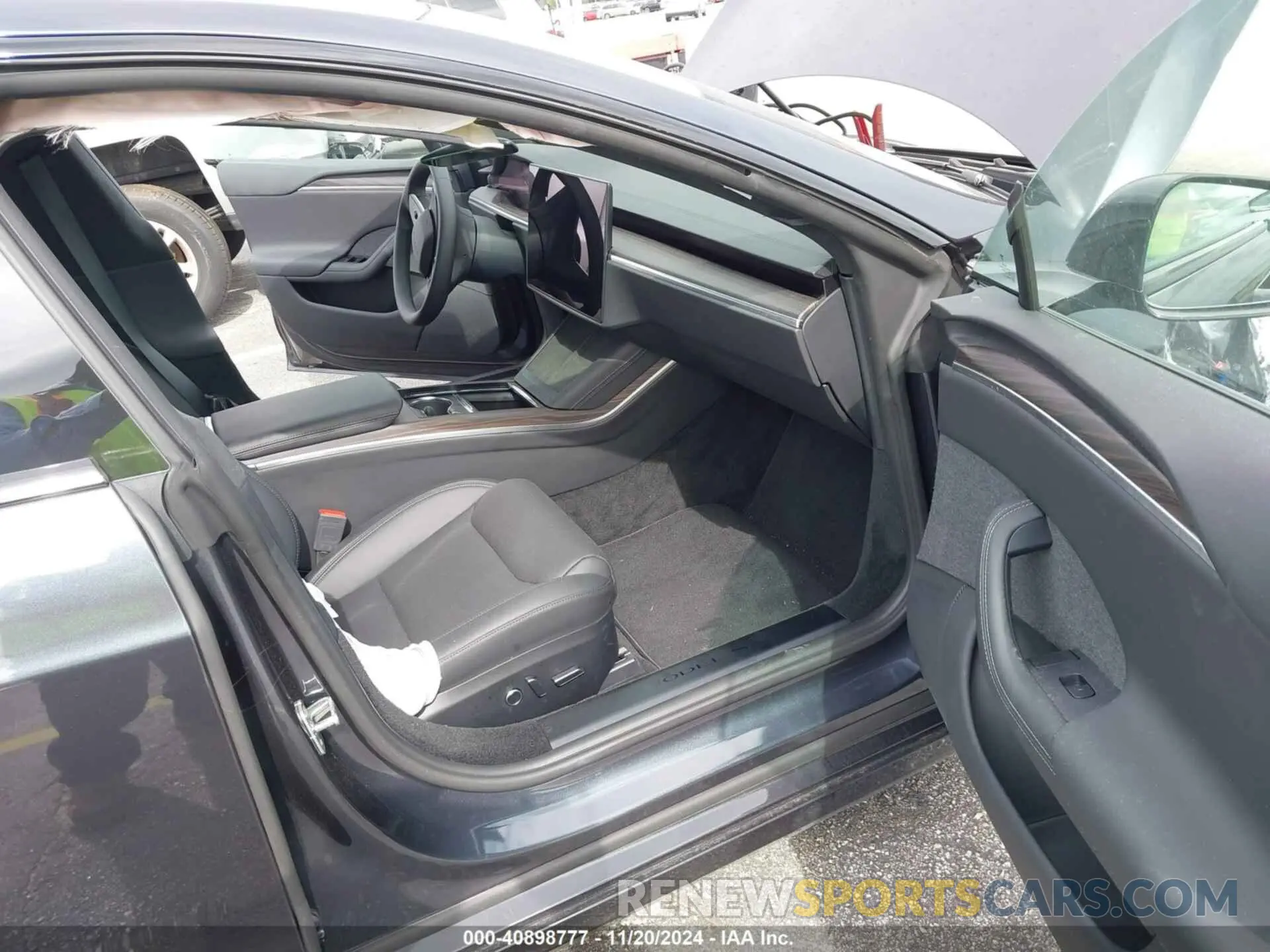 5 Photograph of a damaged car 5YJSA1E52RF543512 TESLA MODEL S 2024