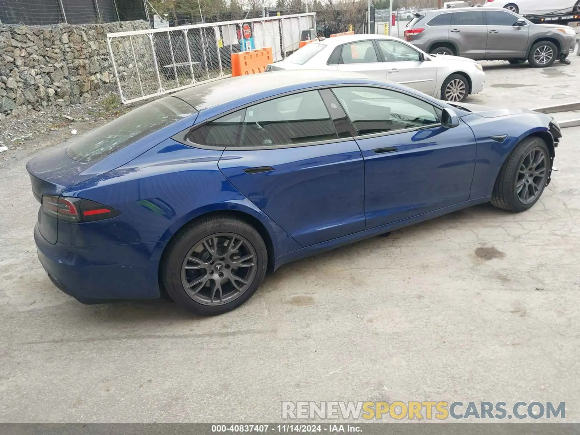4 Photograph of a damaged car 5YJSA1E55RF535968 TESLA MODEL S 2024