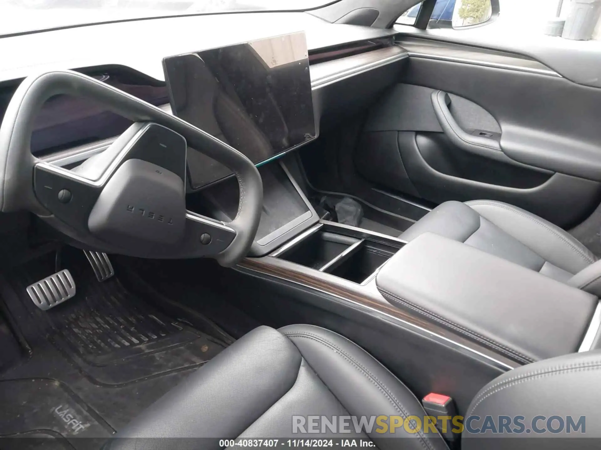 5 Photograph of a damaged car 5YJSA1E55RF535968 TESLA MODEL S 2024