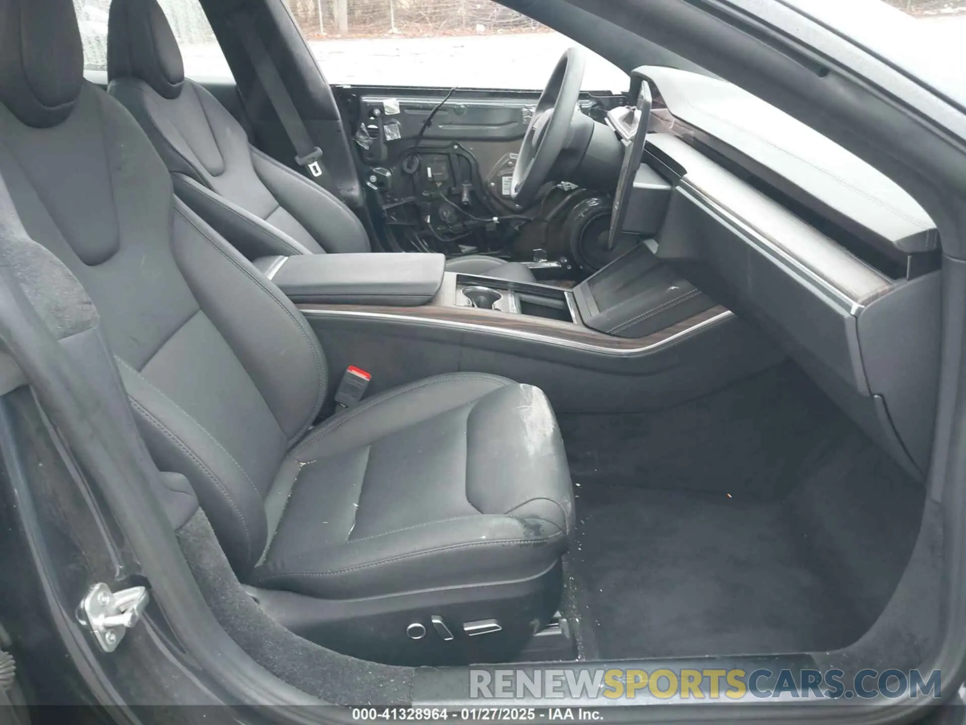 5 Photograph of a damaged car 5YJSA1E55RF537803 TESLA MODEL S 2024