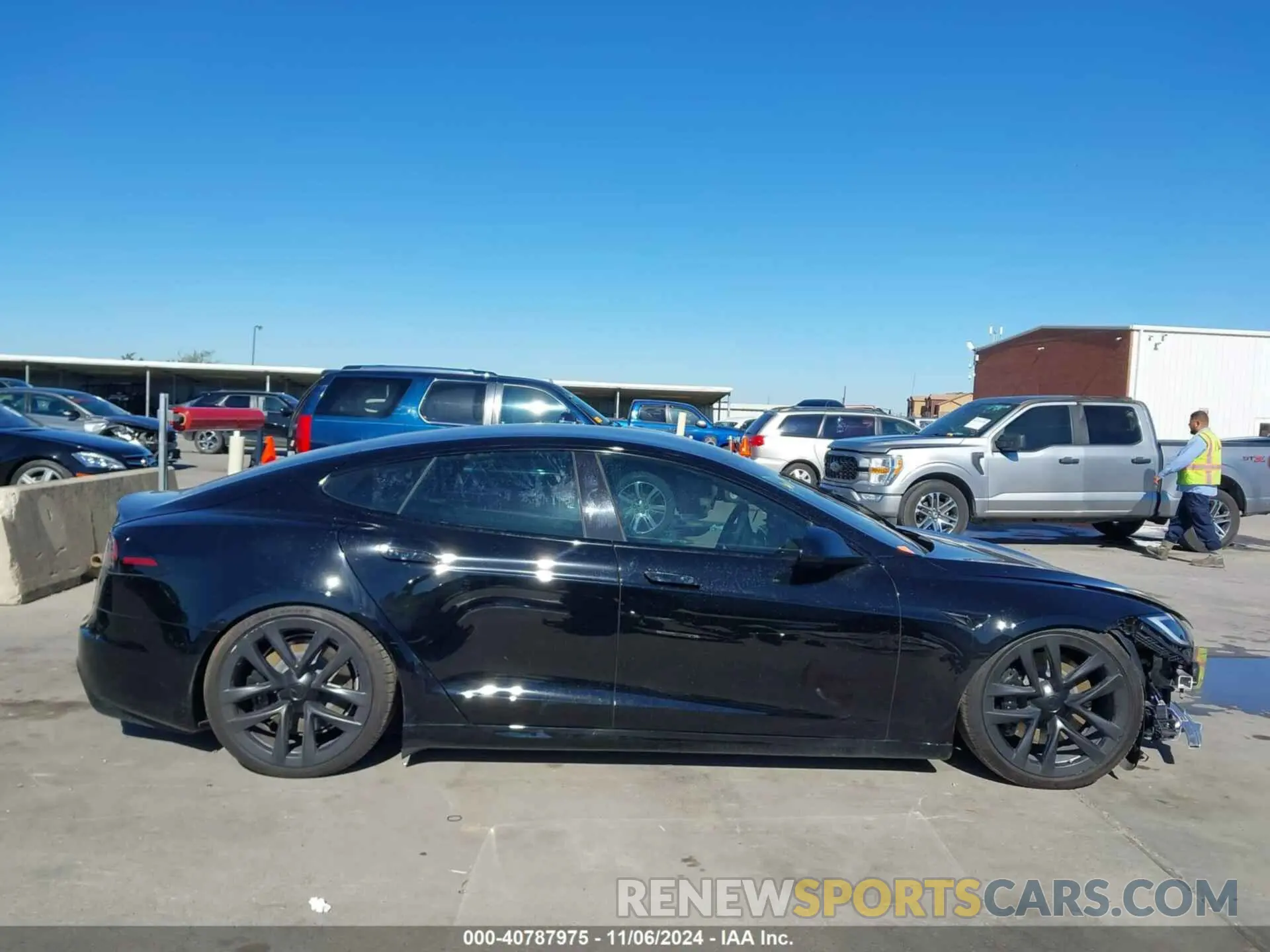 14 Photograph of a damaged car 5YJSA1E57RF536538 TESLA MODEL S 2024
