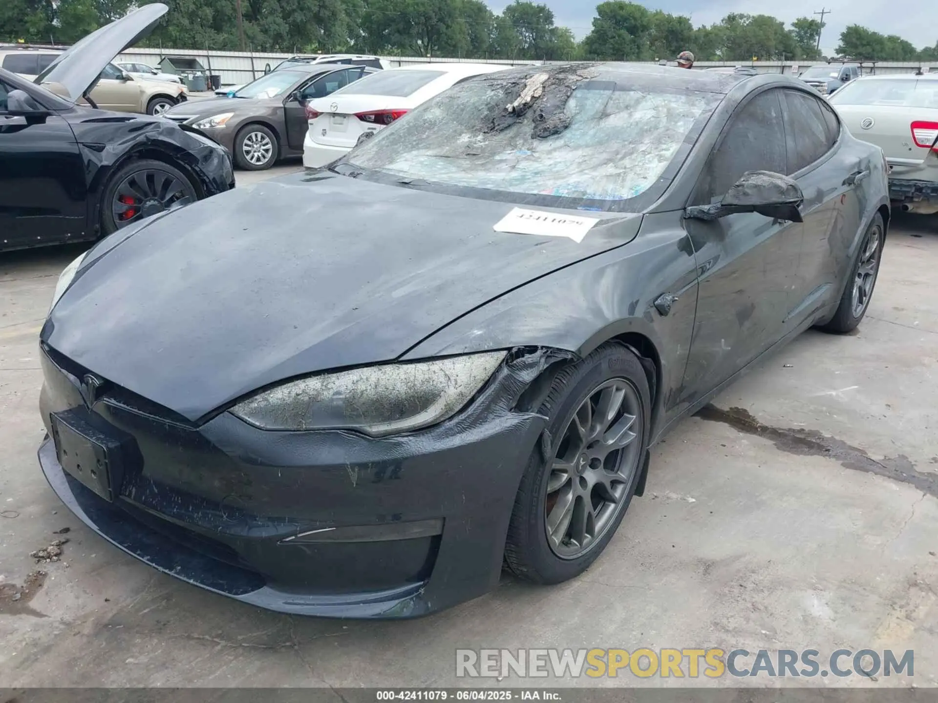 2 Photograph of a damaged car 5YJSA1E58RF535852 TESLA MODEL S 2024