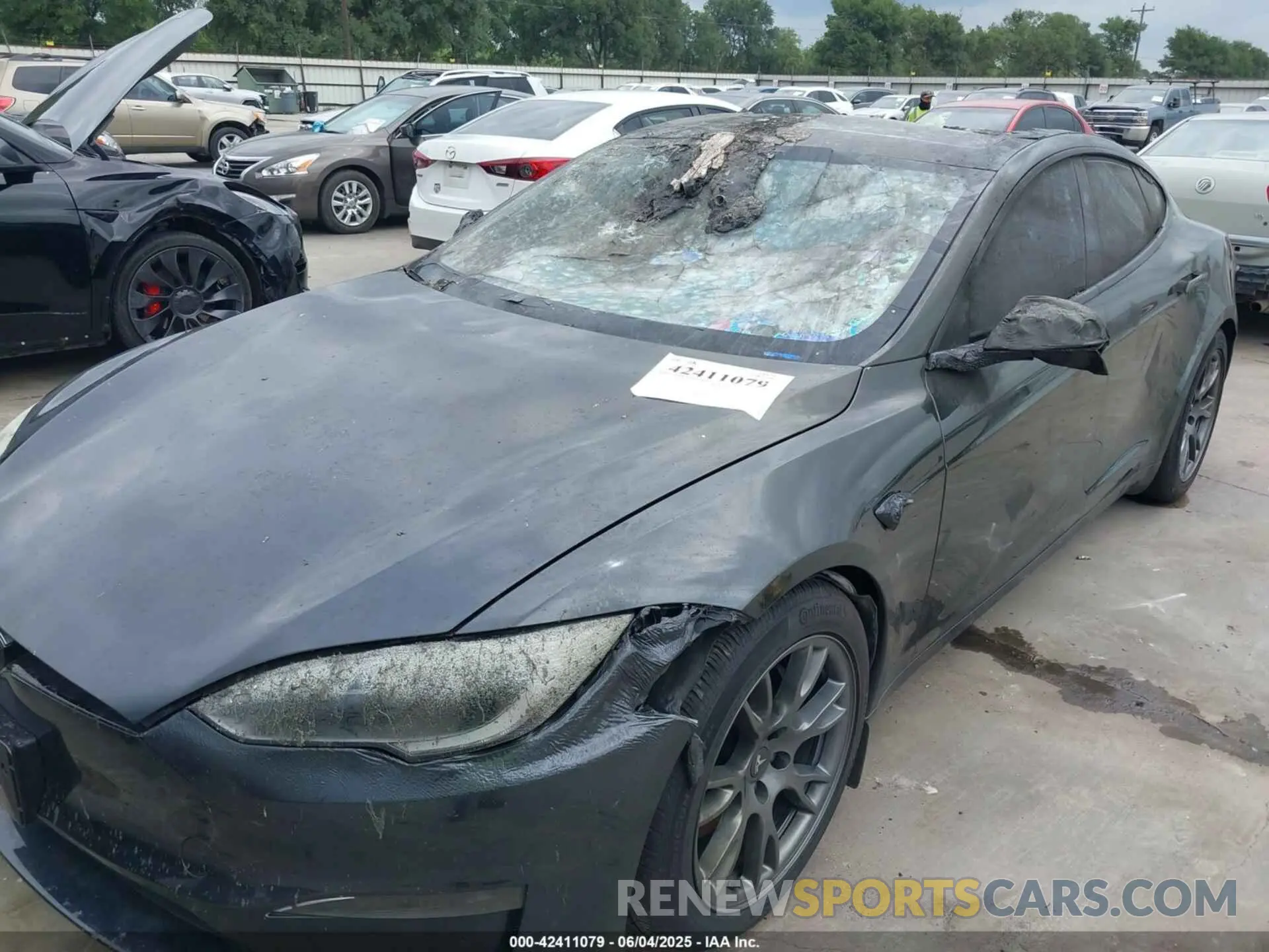 6 Photograph of a damaged car 5YJSA1E58RF535852 TESLA MODEL S 2024