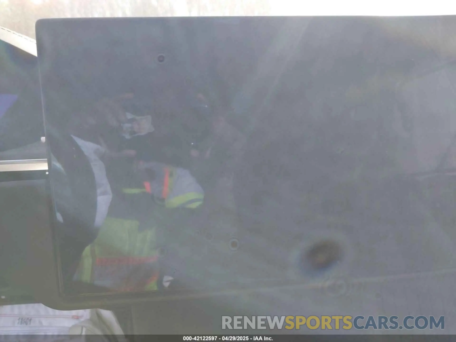 19 Photograph of a damaged car 5YJSA1E59RF537321 TESLA MODEL S 2024