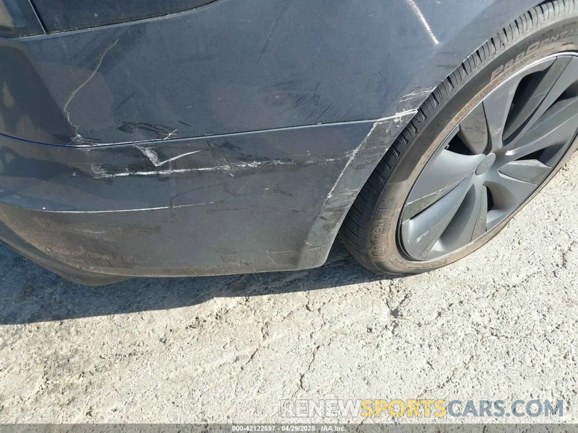 21 Photograph of a damaged car 5YJSA1E59RF537321 TESLA MODEL S 2024