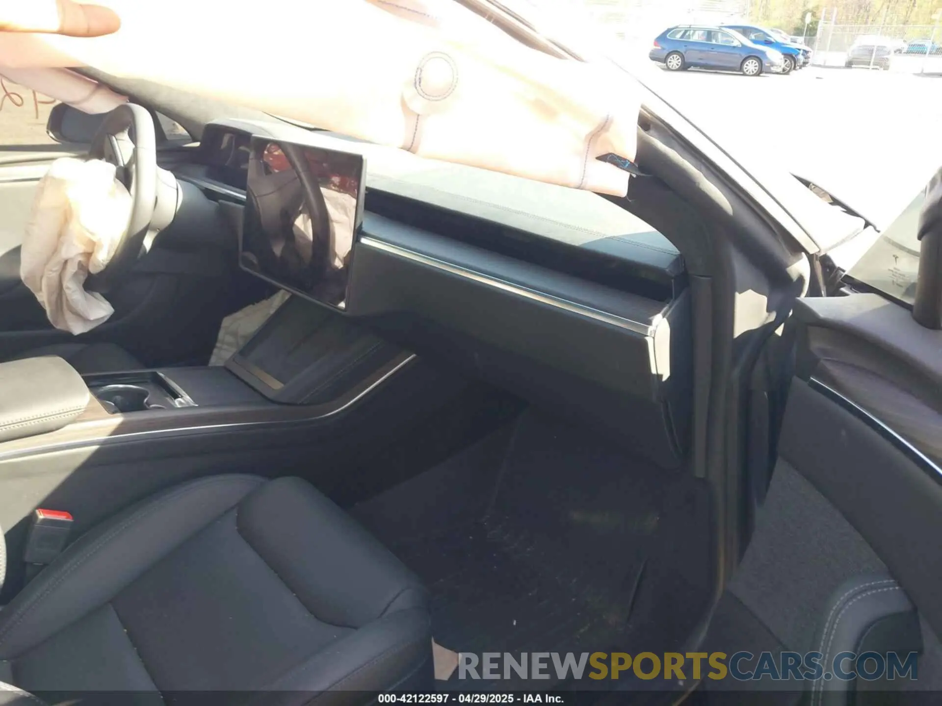 5 Photograph of a damaged car 5YJSA1E59RF537321 TESLA MODEL S 2024