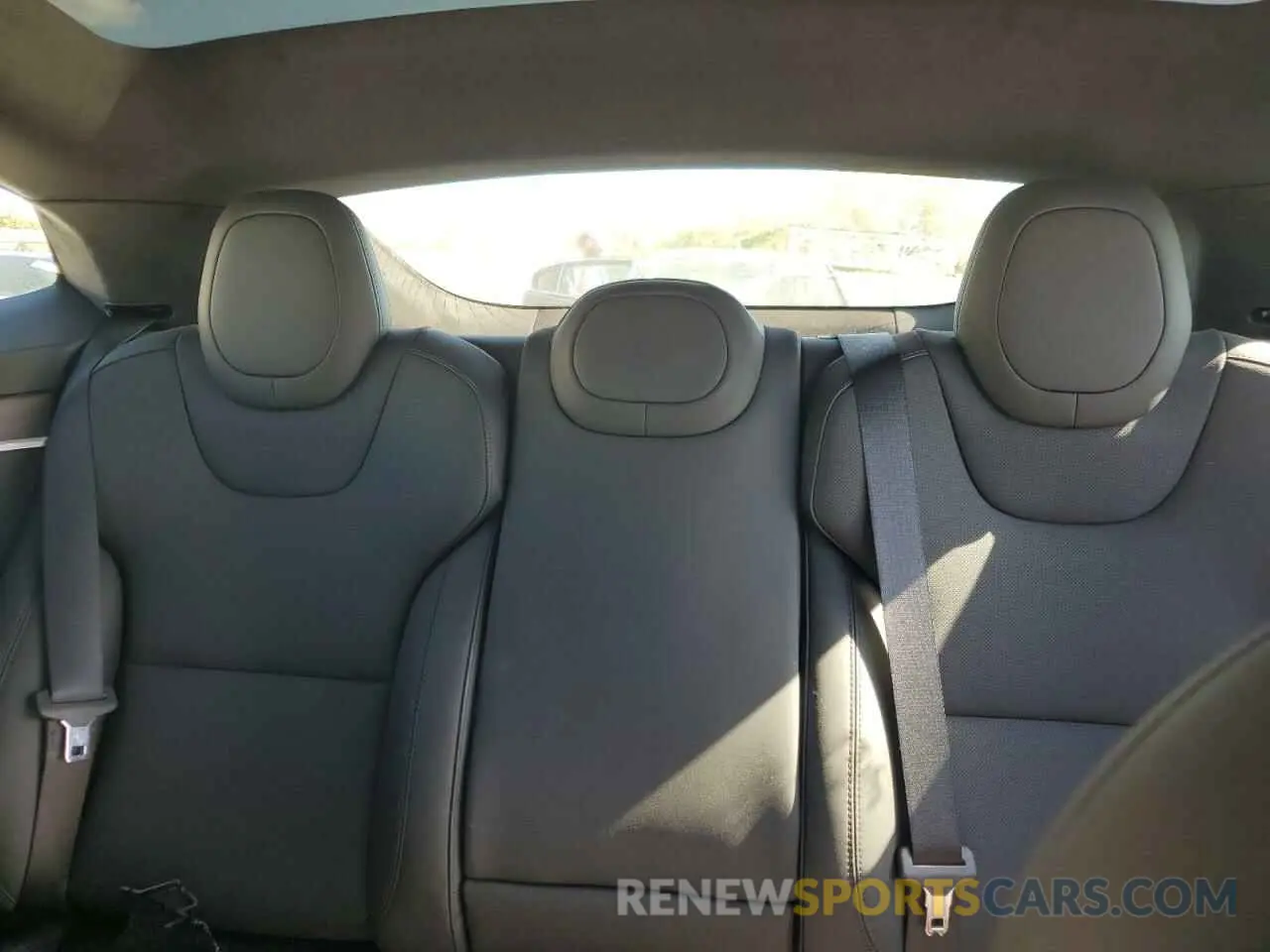 10 Photograph of a damaged car 5YJSA1E5XRF542575 TESLA MODEL S 2024