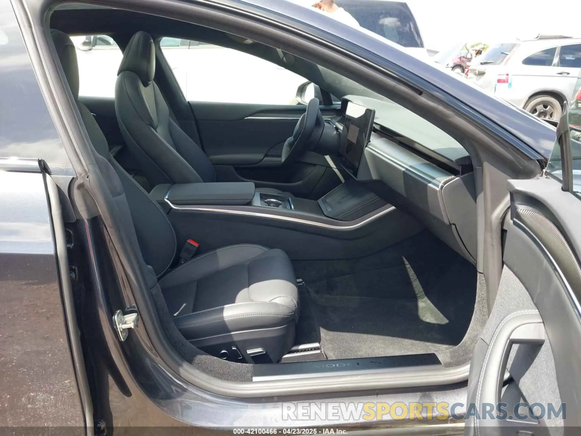 5 Photograph of a damaged car 5YJSA1E64RF535646 TESLA MODEL S 2024