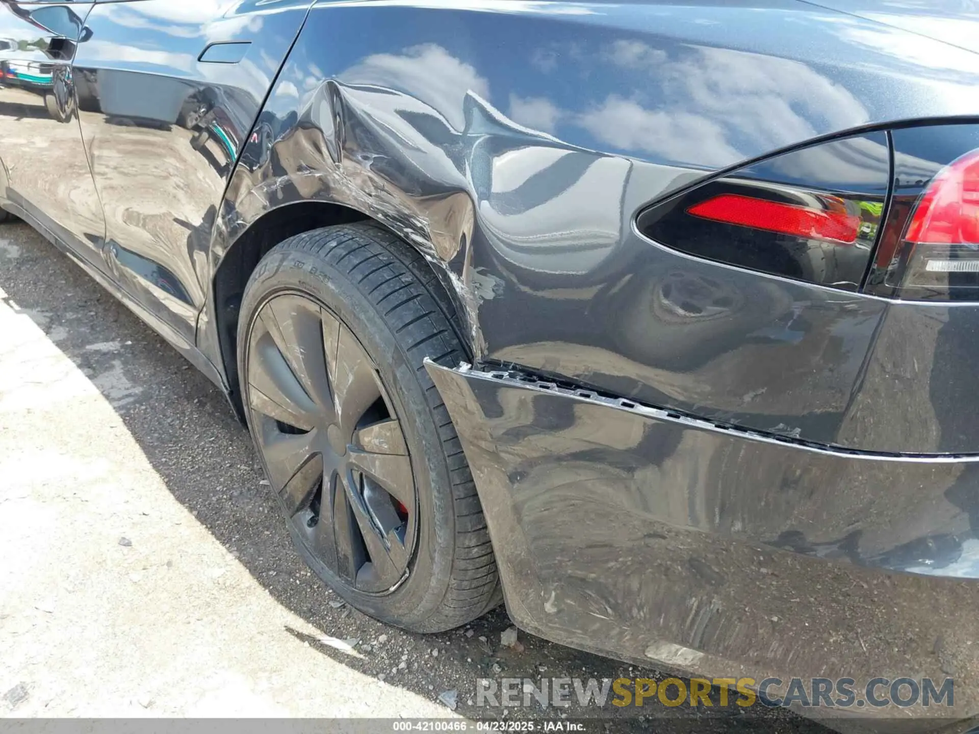 6 Photograph of a damaged car 5YJSA1E64RF535646 TESLA MODEL S 2024