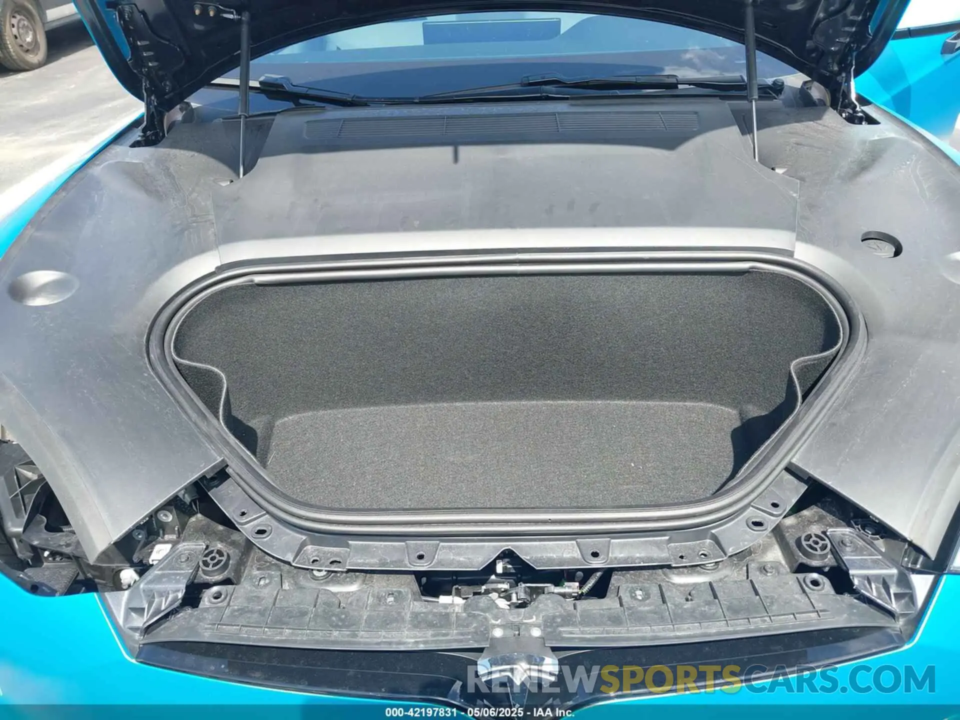 10 Photograph of a damaged car 5YJSA1E64RF540250 TESLA MODEL S 2024