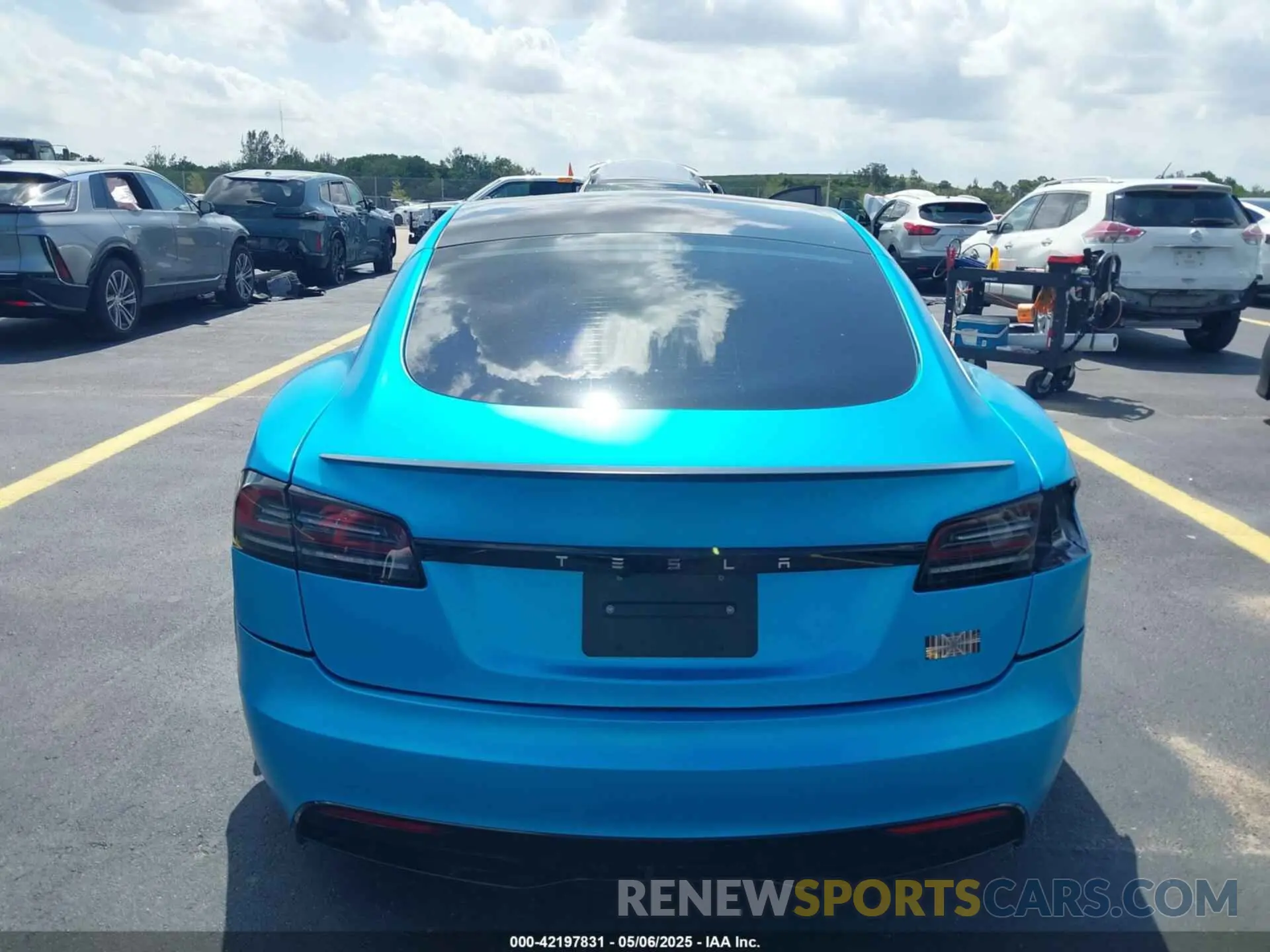 16 Photograph of a damaged car 5YJSA1E64RF540250 TESLA MODEL S 2024