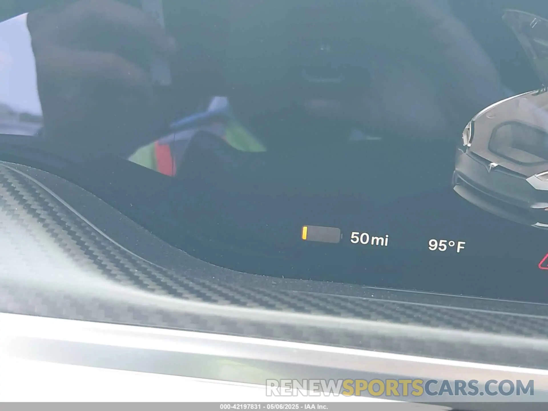 17 Photograph of a damaged car 5YJSA1E64RF540250 TESLA MODEL S 2024