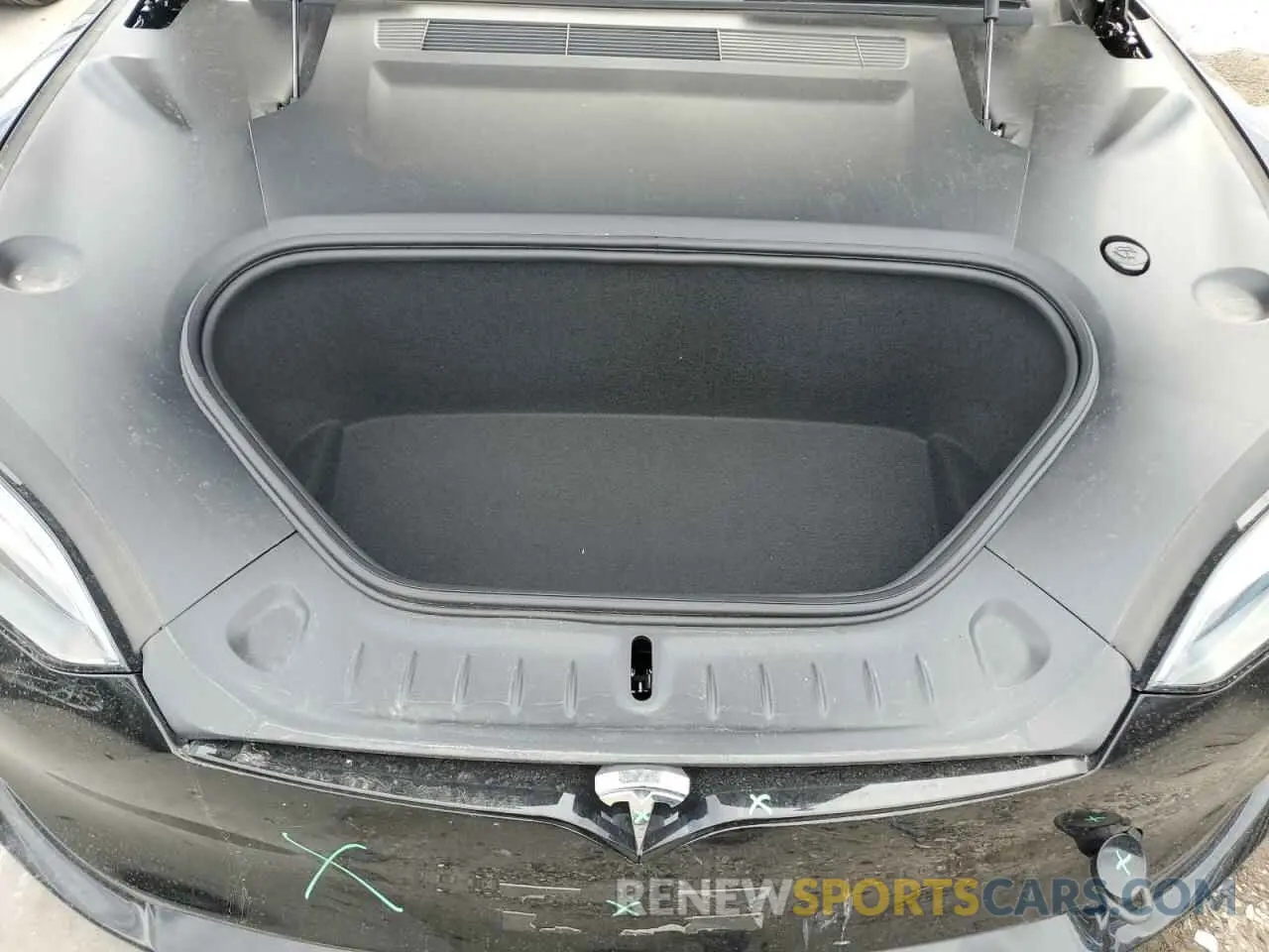 11 Photograph of a damaged car 5YJSA1E65RF543822 TESLA MODEL S 2024