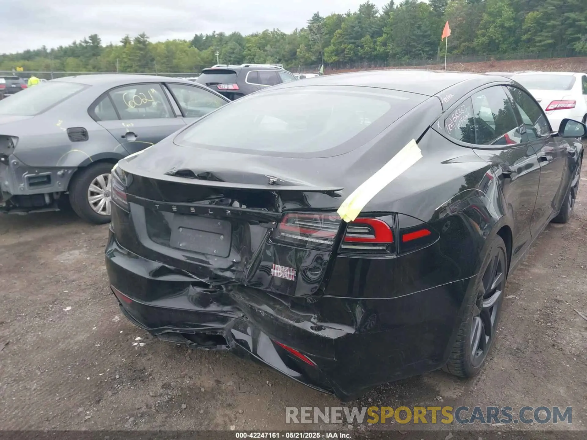 15 Photograph of a damaged car 5YJSA1E68RF541353 TESLA MODEL S 2024