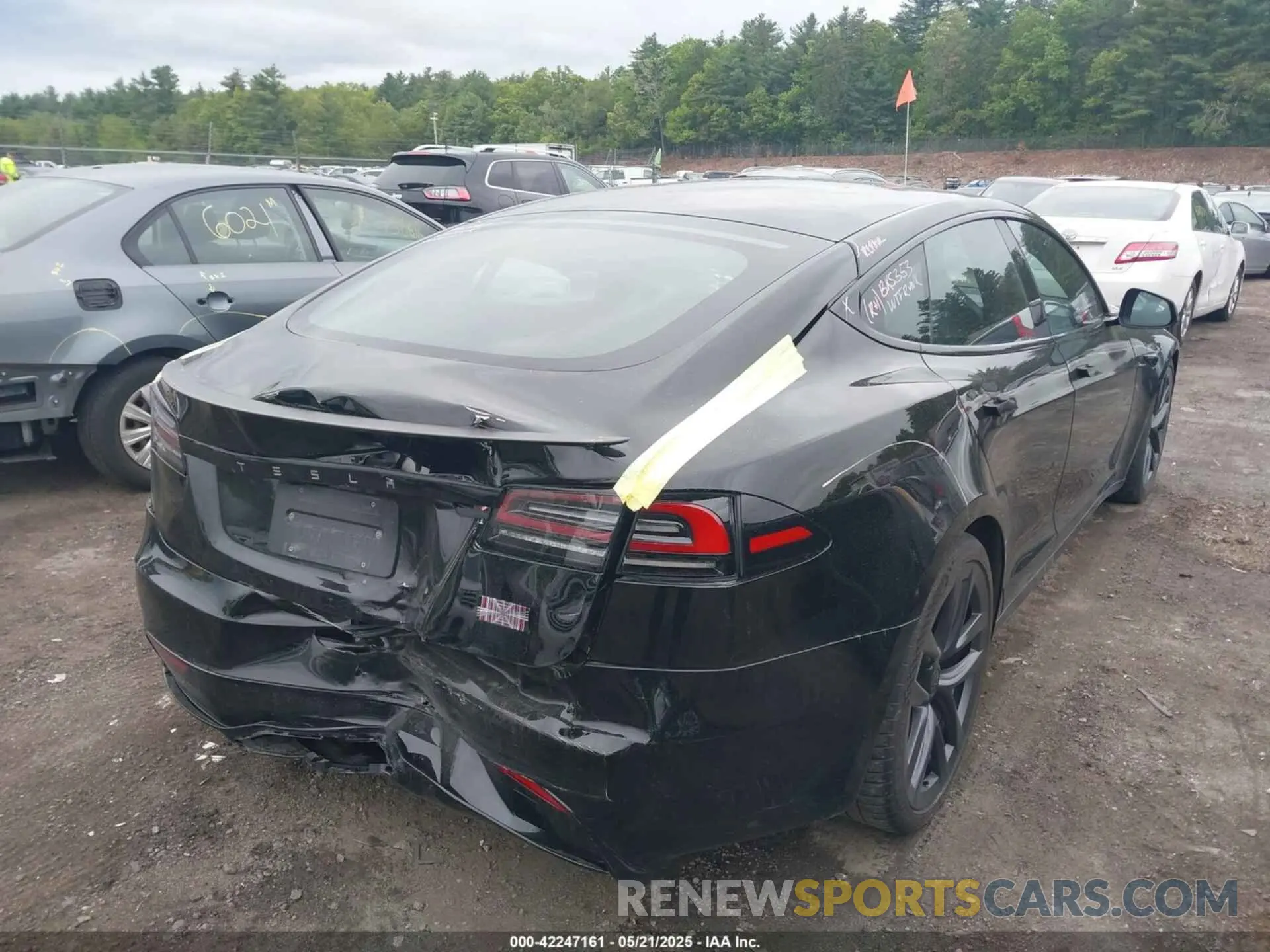 4 Photograph of a damaged car 5YJSA1E68RF541353 TESLA MODEL S 2024