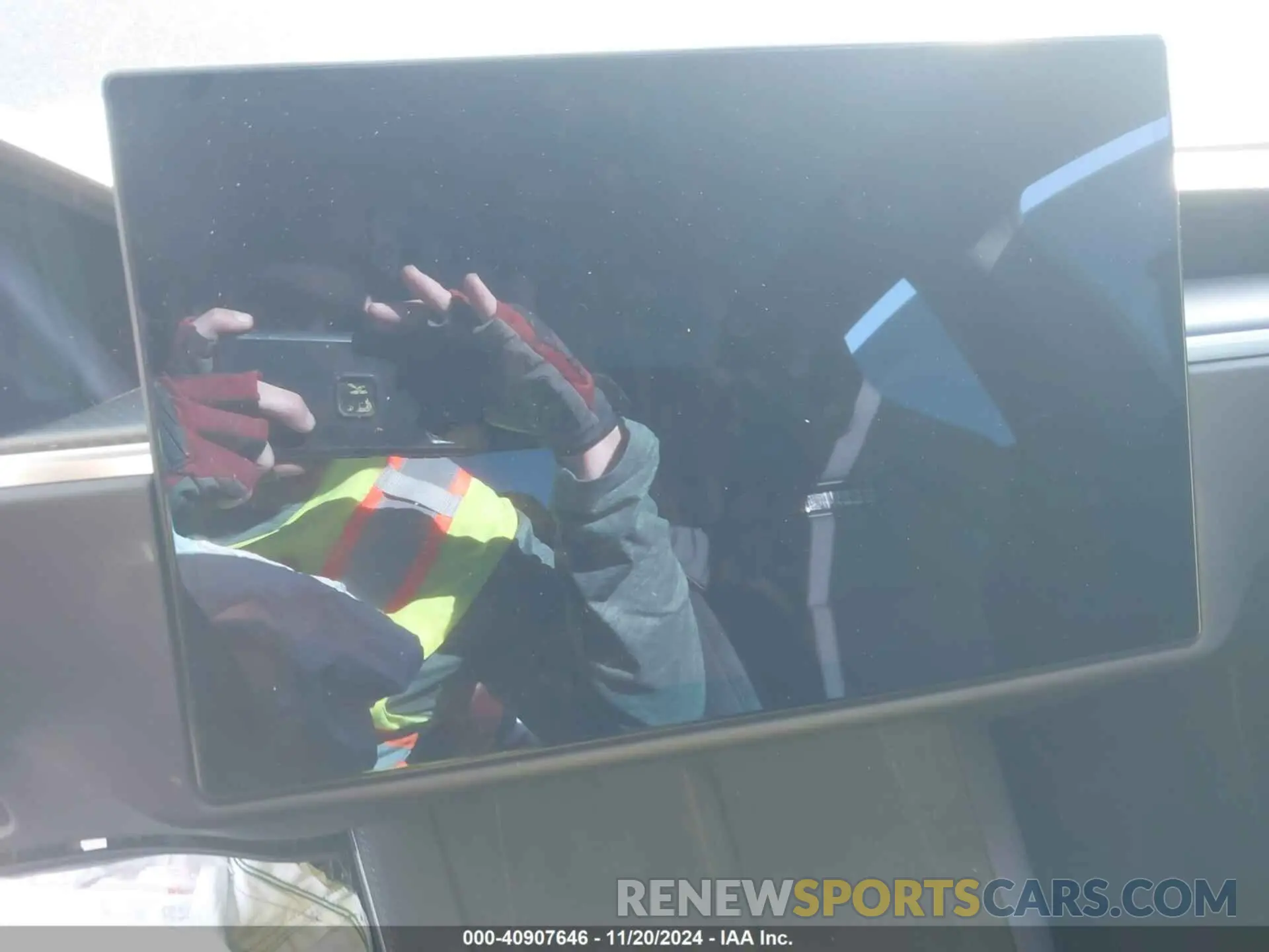 15 Photograph of a damaged car 5YJSA1E69RF544911 TESLA MODEL S 2024