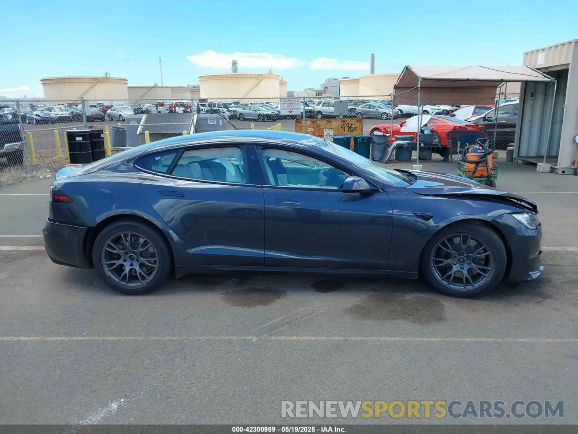 13 Photograph of a damaged car 5YJSA1E51SF548612 TESLA MODEL S 2025
