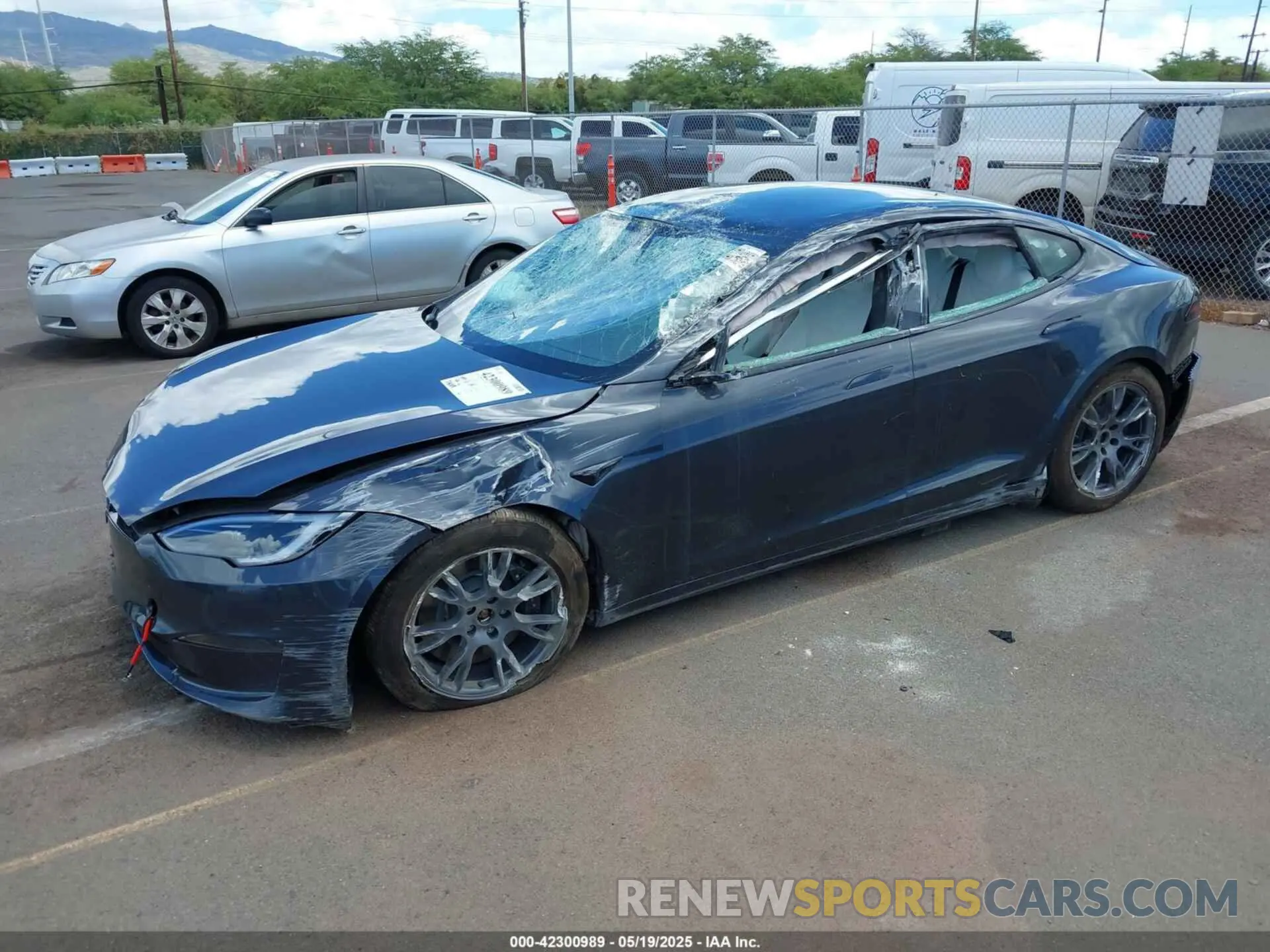 2 Photograph of a damaged car 5YJSA1E51SF548612 TESLA MODEL S 2025