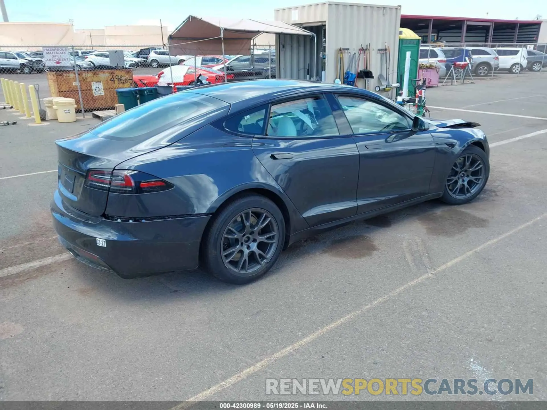 4 Photograph of a damaged car 5YJSA1E51SF548612 TESLA MODEL S 2025
