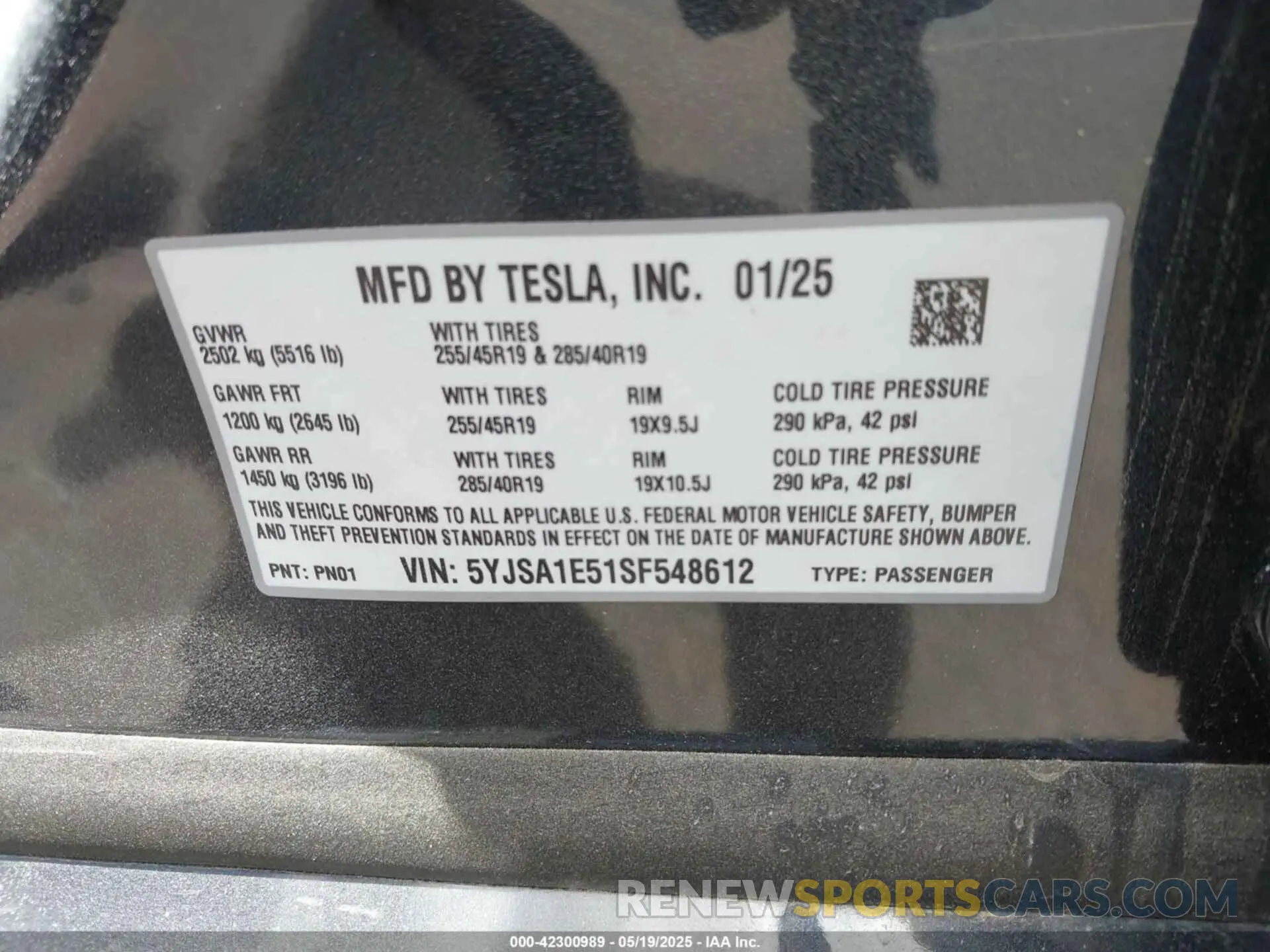 9 Photograph of a damaged car 5YJSA1E51SF548612 TESLA MODEL S 2025