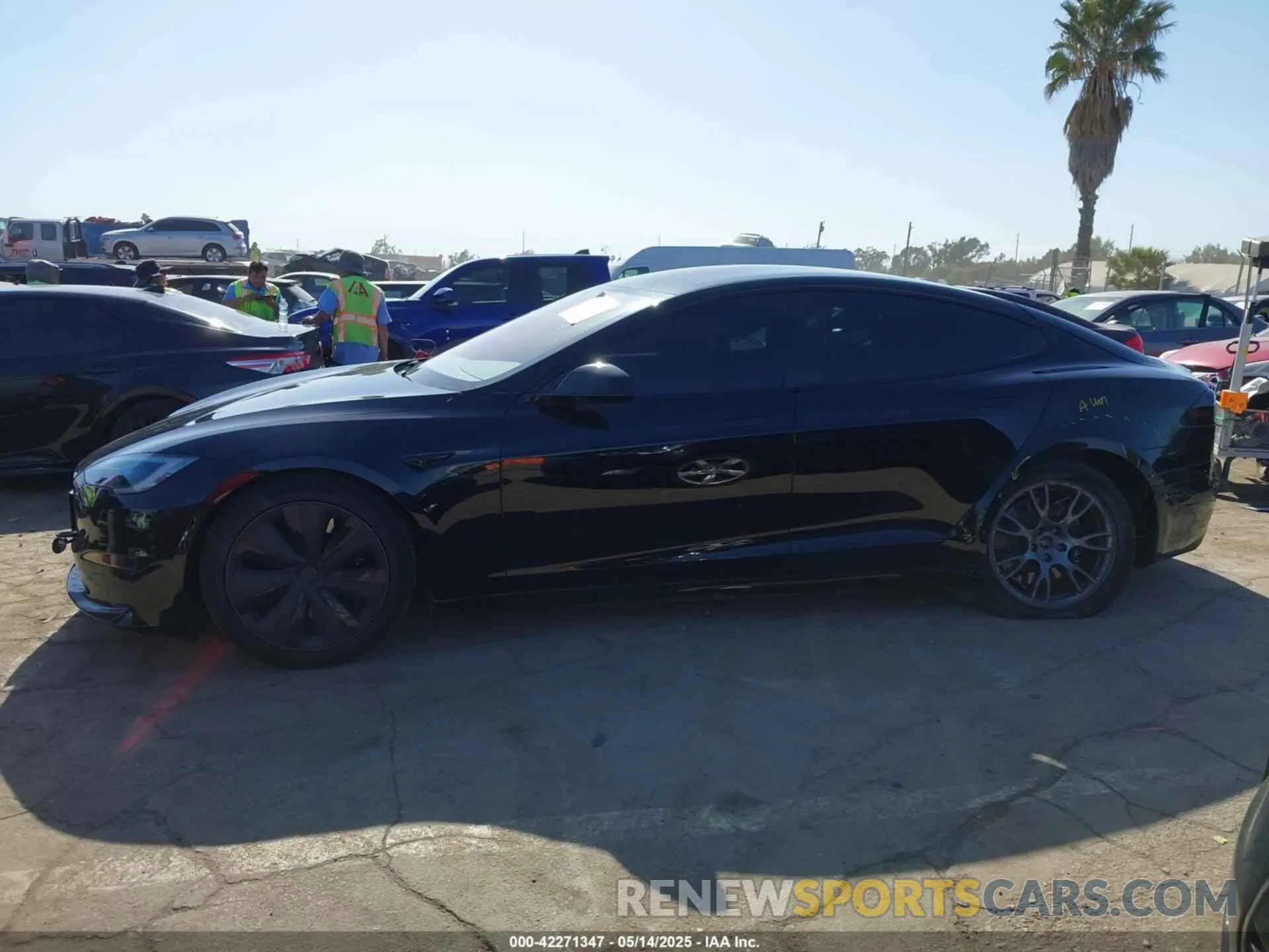 14 Photograph of a damaged car 5YJSA1E57SF549635 TESLA MODEL S 2025