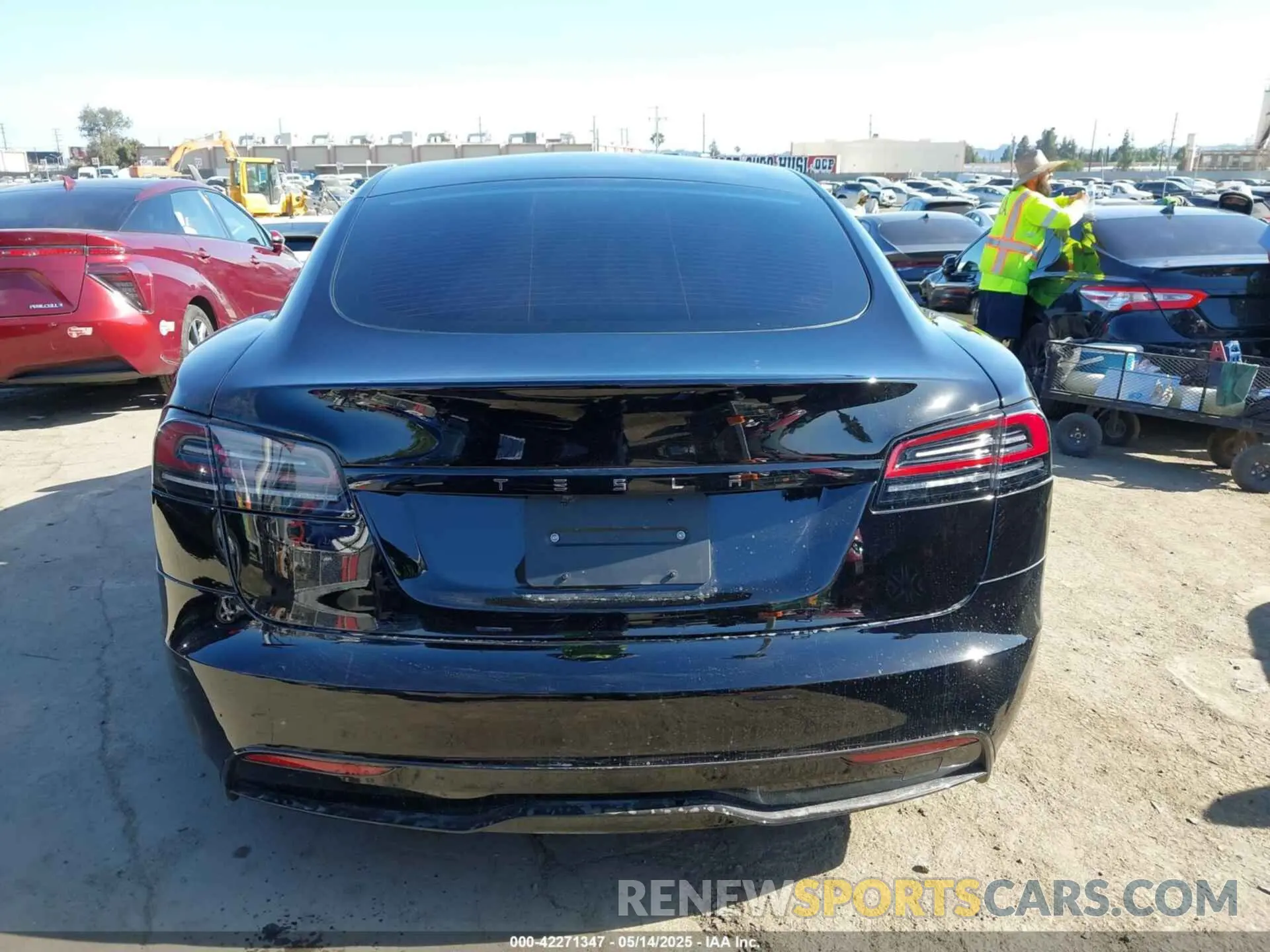 16 Photograph of a damaged car 5YJSA1E57SF549635 TESLA MODEL S 2025