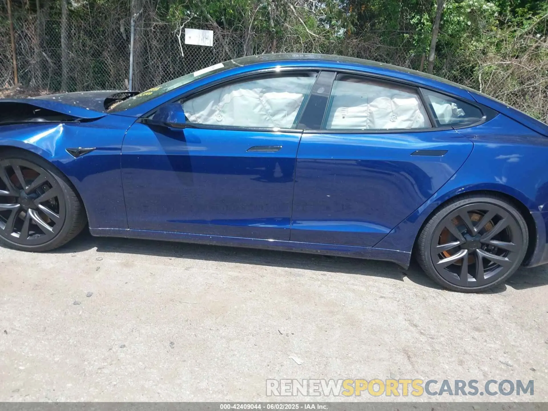 13 Photograph of a damaged car 5YJSA1E59SF549183 TESLA MODEL S 2025