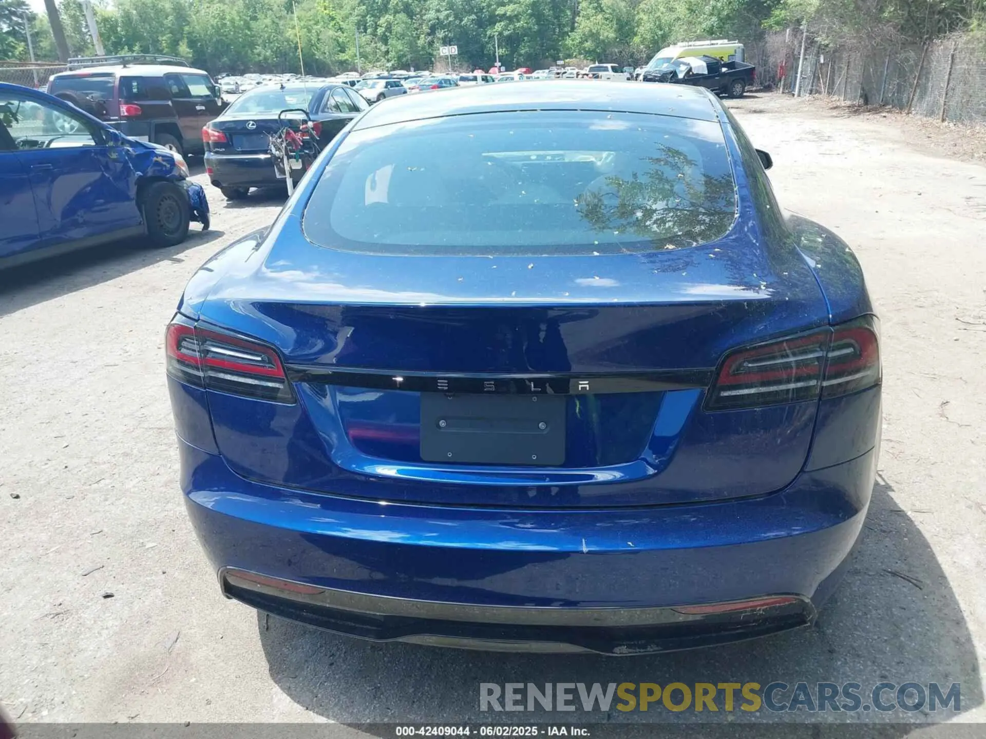 15 Photograph of a damaged car 5YJSA1E59SF549183 TESLA MODEL S 2025