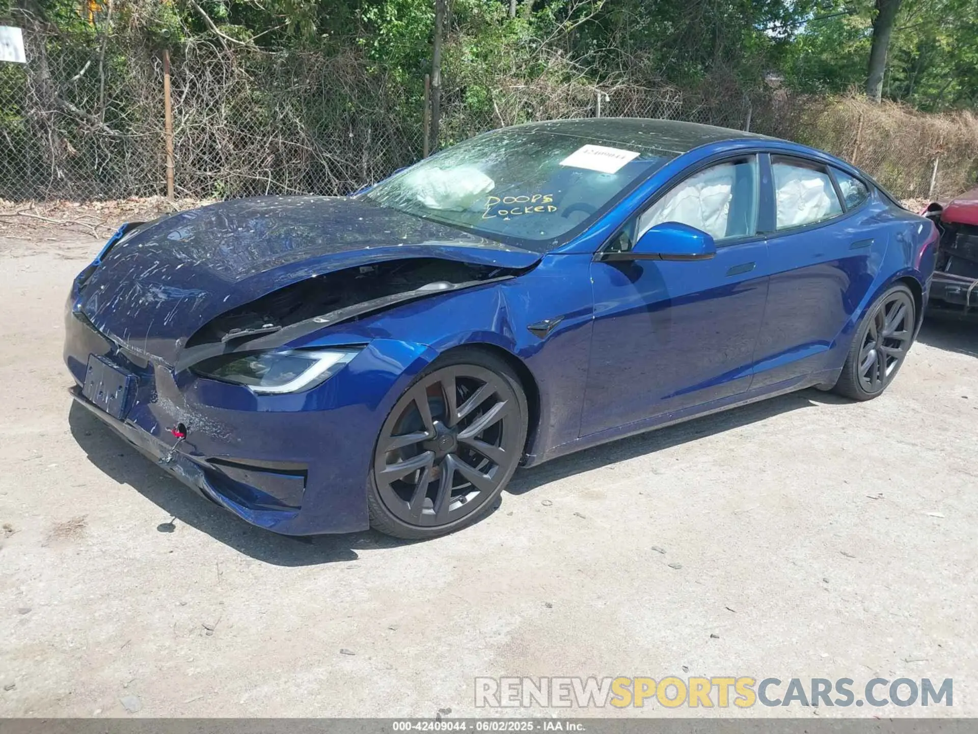 2 Photograph of a damaged car 5YJSA1E59SF549183 TESLA MODEL S 2025