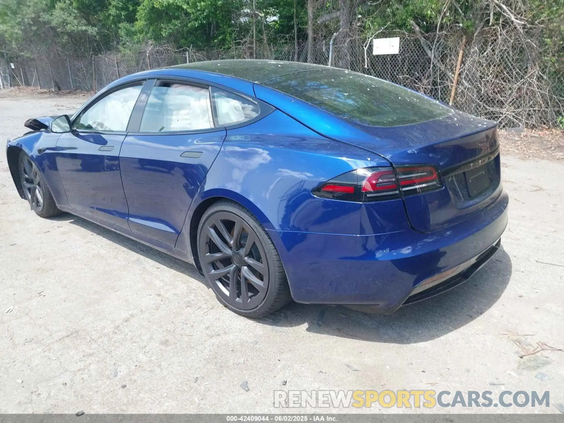 3 Photograph of a damaged car 5YJSA1E59SF549183 TESLA MODEL S 2025