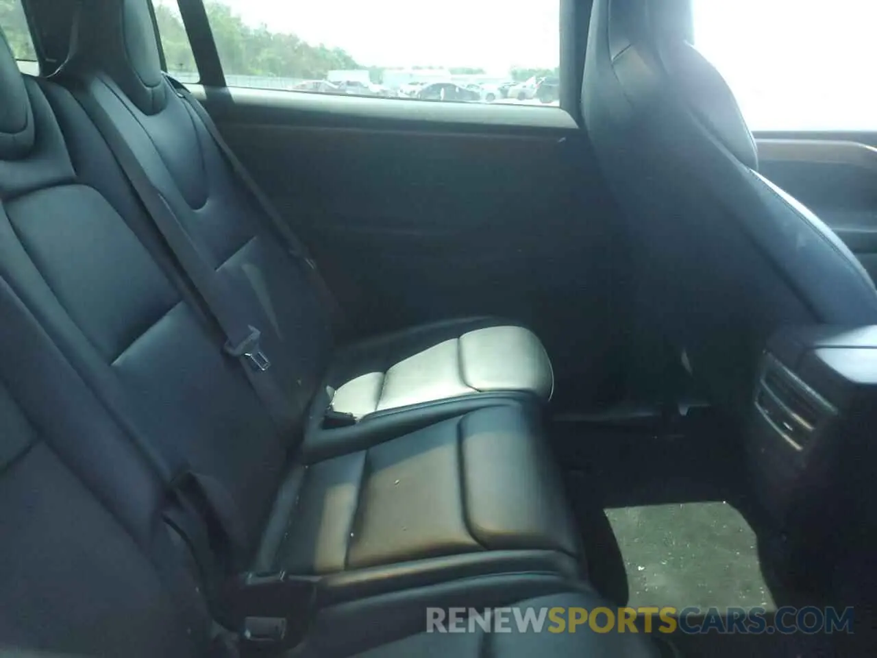 11 Photograph of a damaged car 5YJXCAE21KF182821 TESLA MODEL X 2019