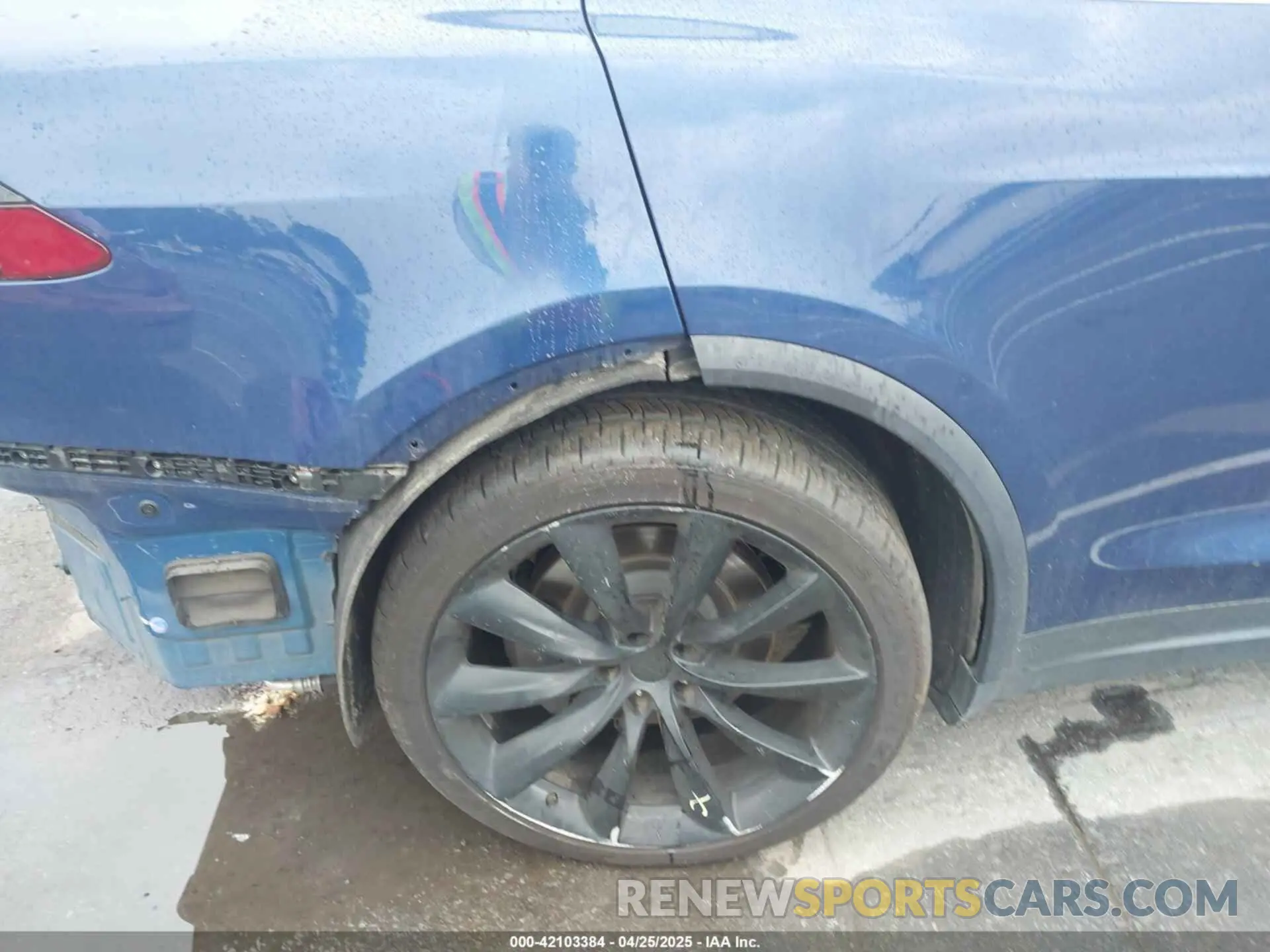 22 Photograph of a damaged car 5YJXCAE21KF196699 TESLA MODEL X 2019