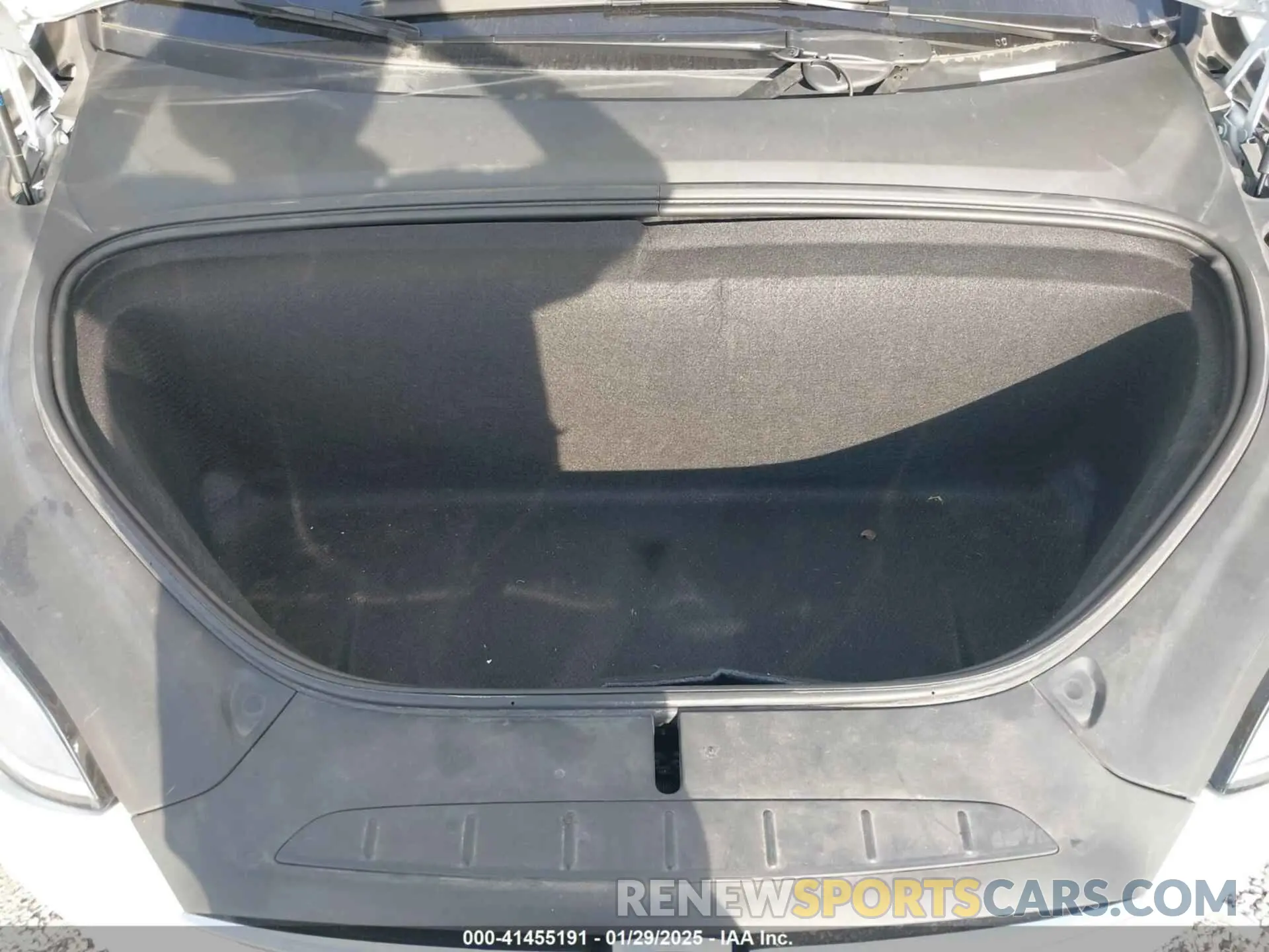 10 Photograph of a damaged car 5YJXCAE23KF197563 TESLA MODEL X 2019