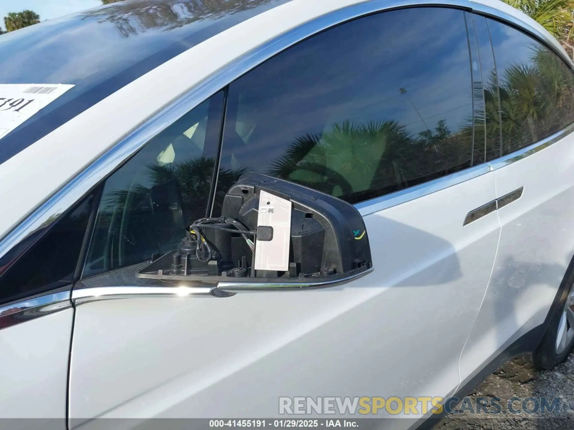 18 Photograph of a damaged car 5YJXCAE23KF197563 TESLA MODEL X 2019