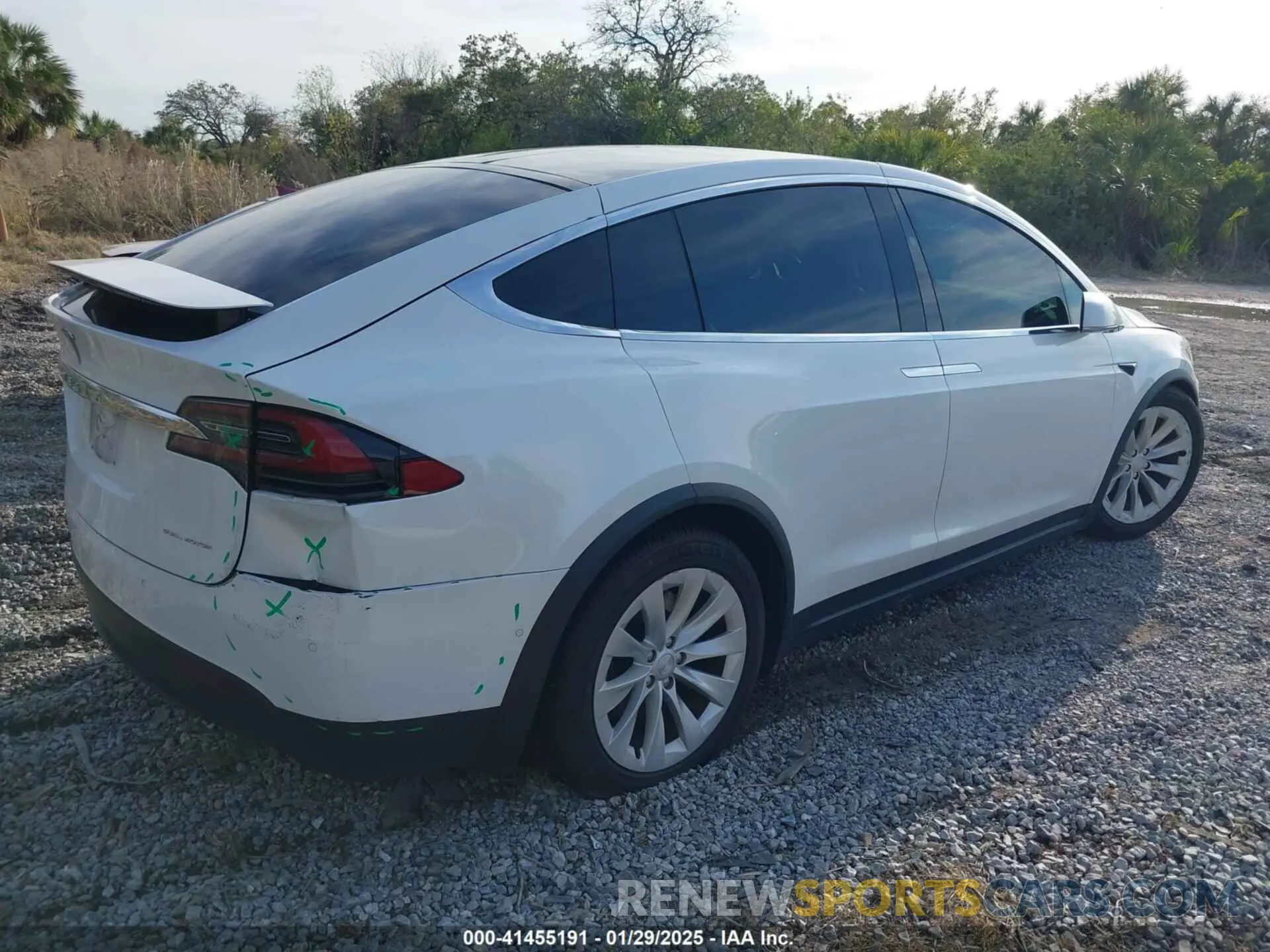 4 Photograph of a damaged car 5YJXCAE23KF197563 TESLA MODEL X 2019