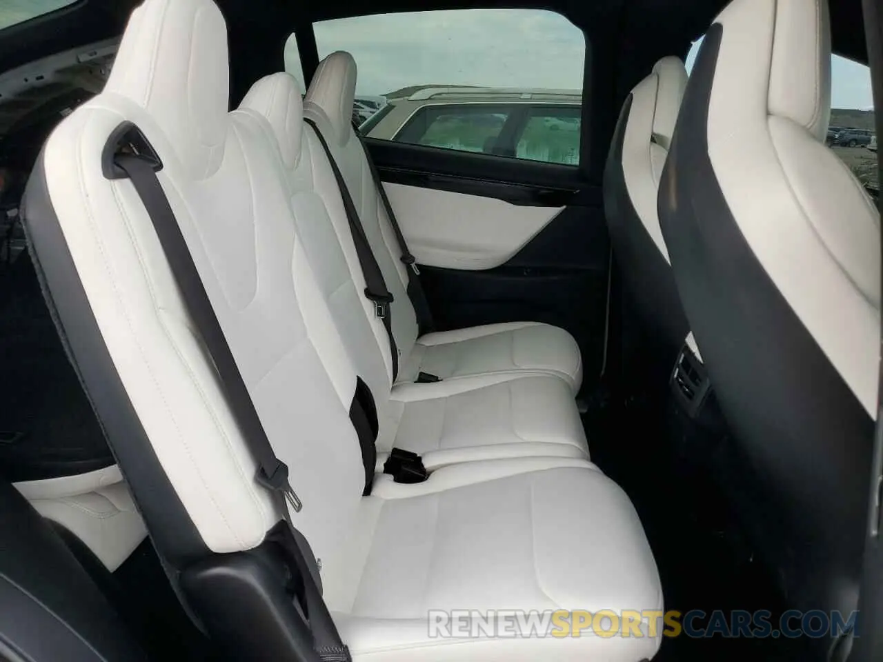 11 Photograph of a damaged car 5YJXCAE24KF204035 TESLA MODEL X 2019