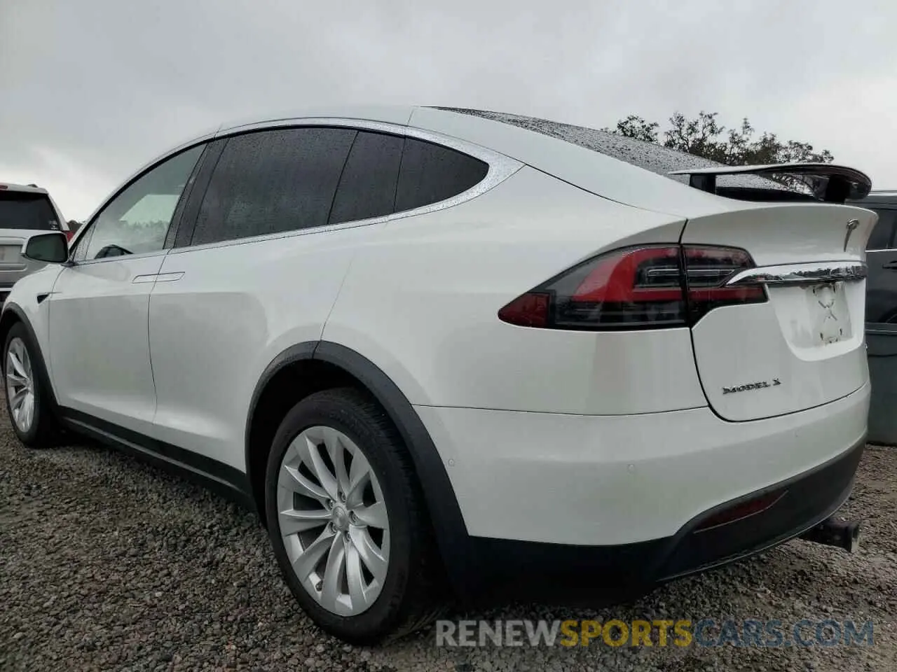 2 Photograph of a damaged car 5YJXCAE26KF140032 TESLA MODEL X 2019