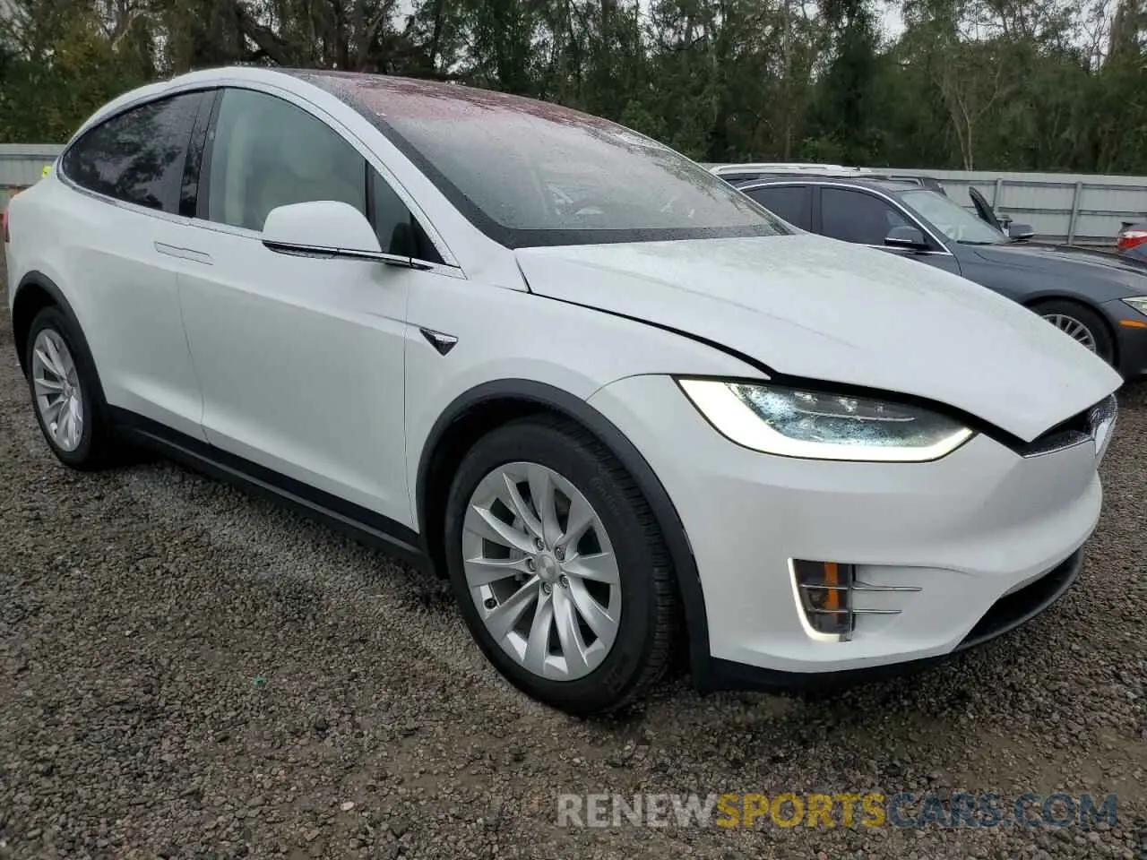 4 Photograph of a damaged car 5YJXCAE26KF140032 TESLA MODEL X 2019