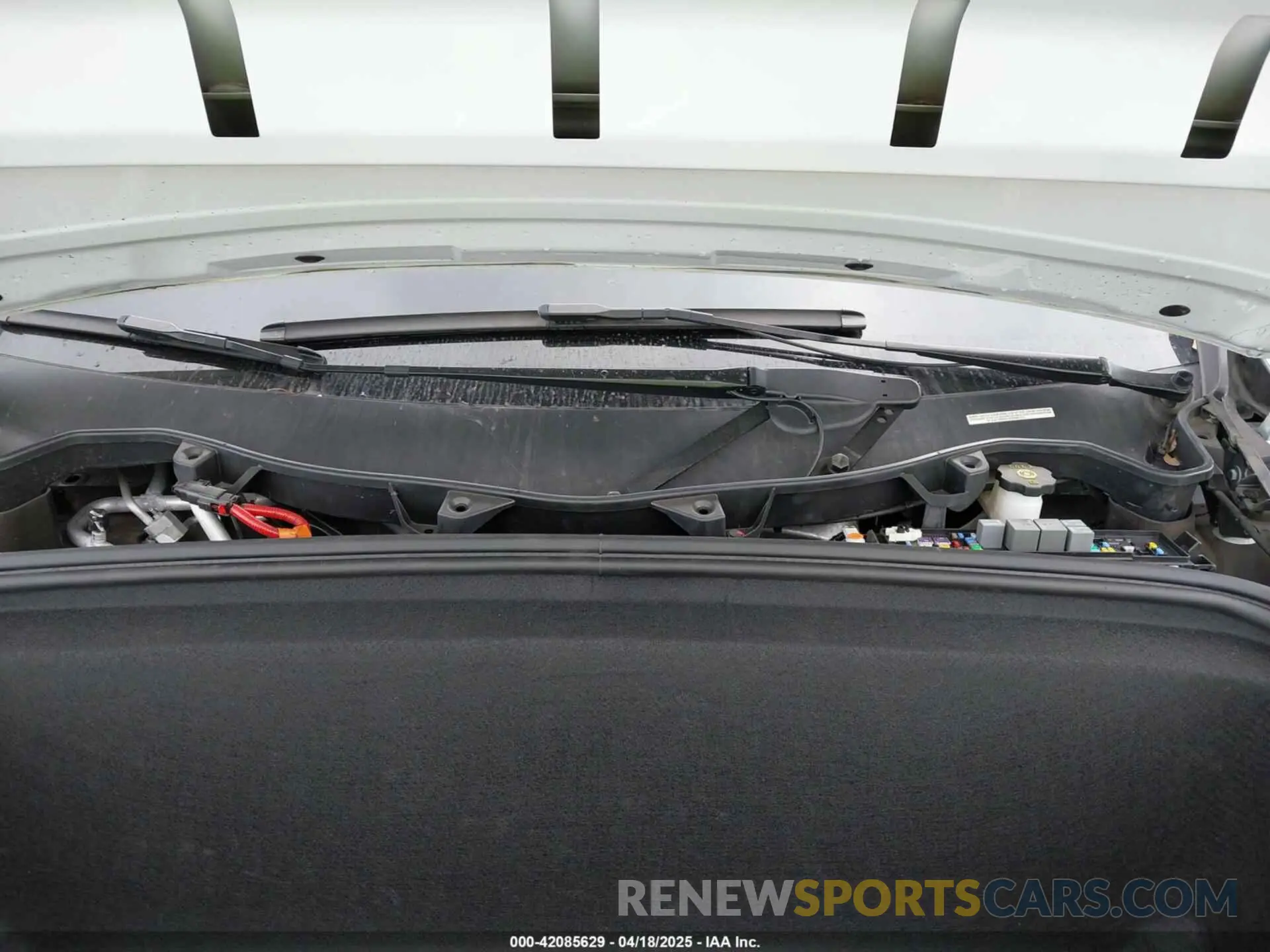 10 Photograph of a damaged car 5YJXCAE26KF211620 TESLA MODEL X 2019