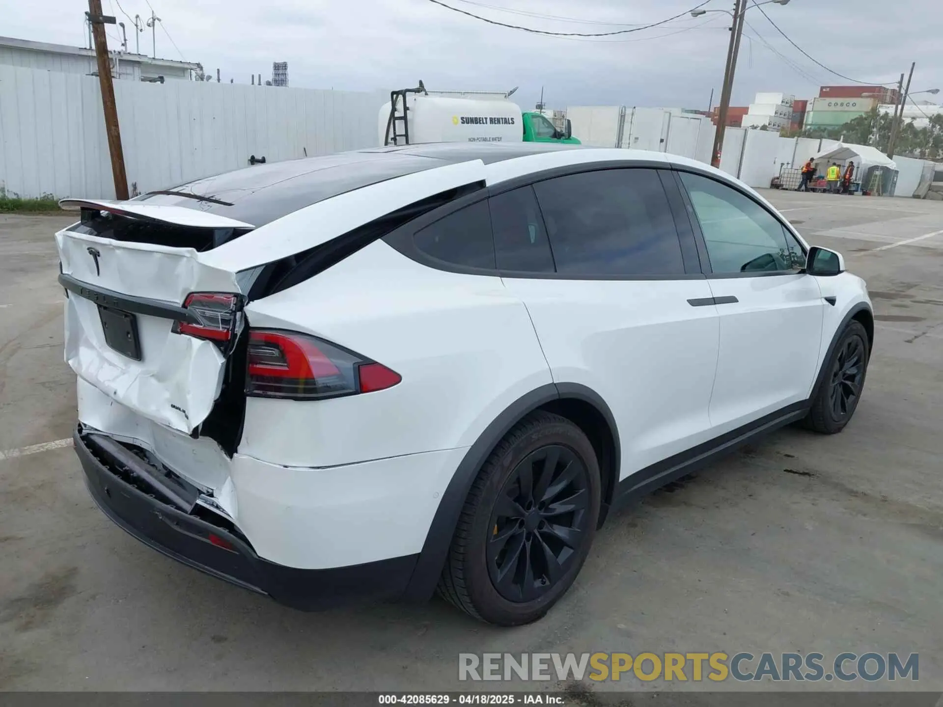 4 Photograph of a damaged car 5YJXCAE26KF211620 TESLA MODEL X 2019