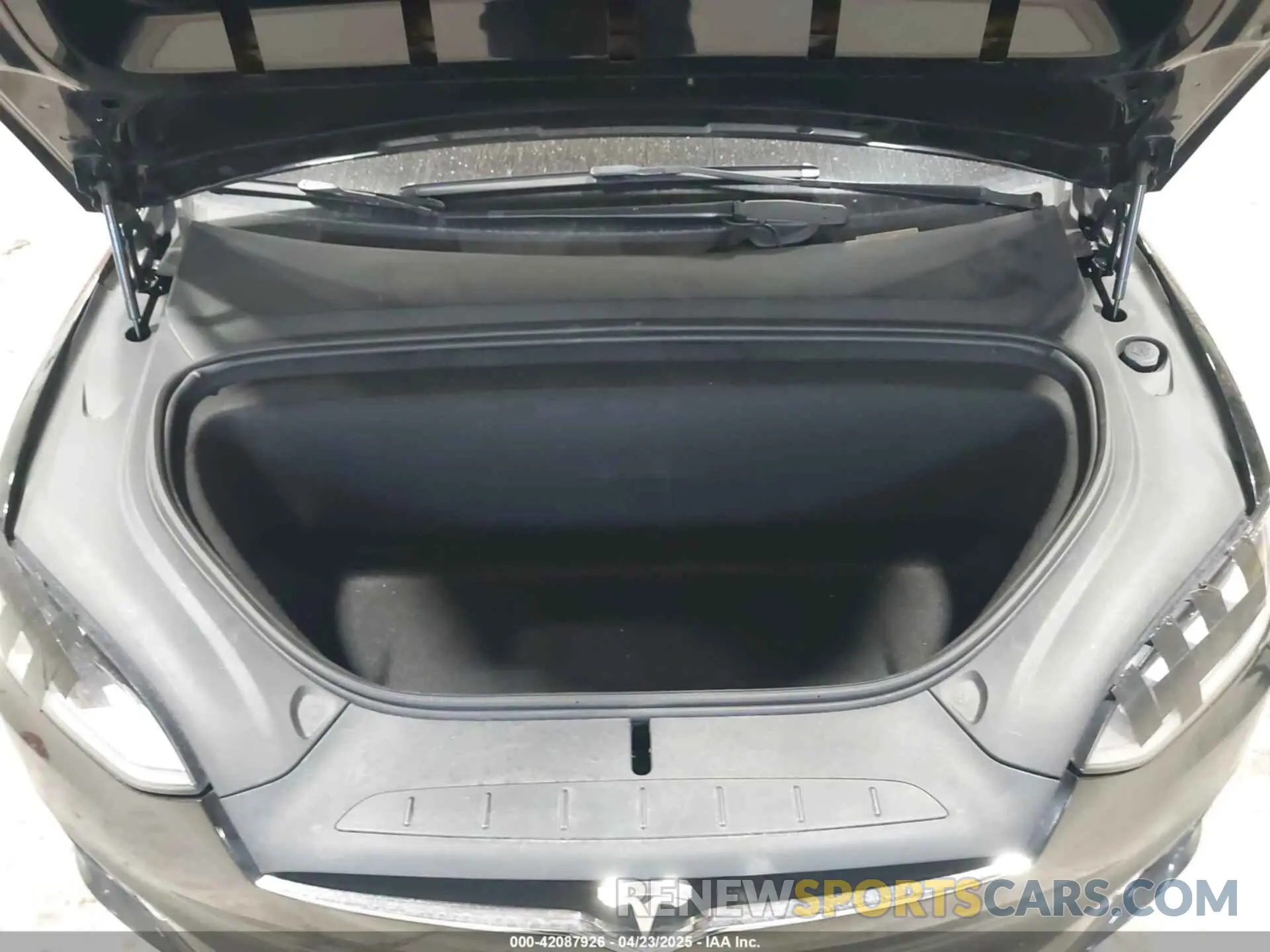10 Photograph of a damaged car 5YJXCAE4XKF180356 TESLA MODEL X 2019