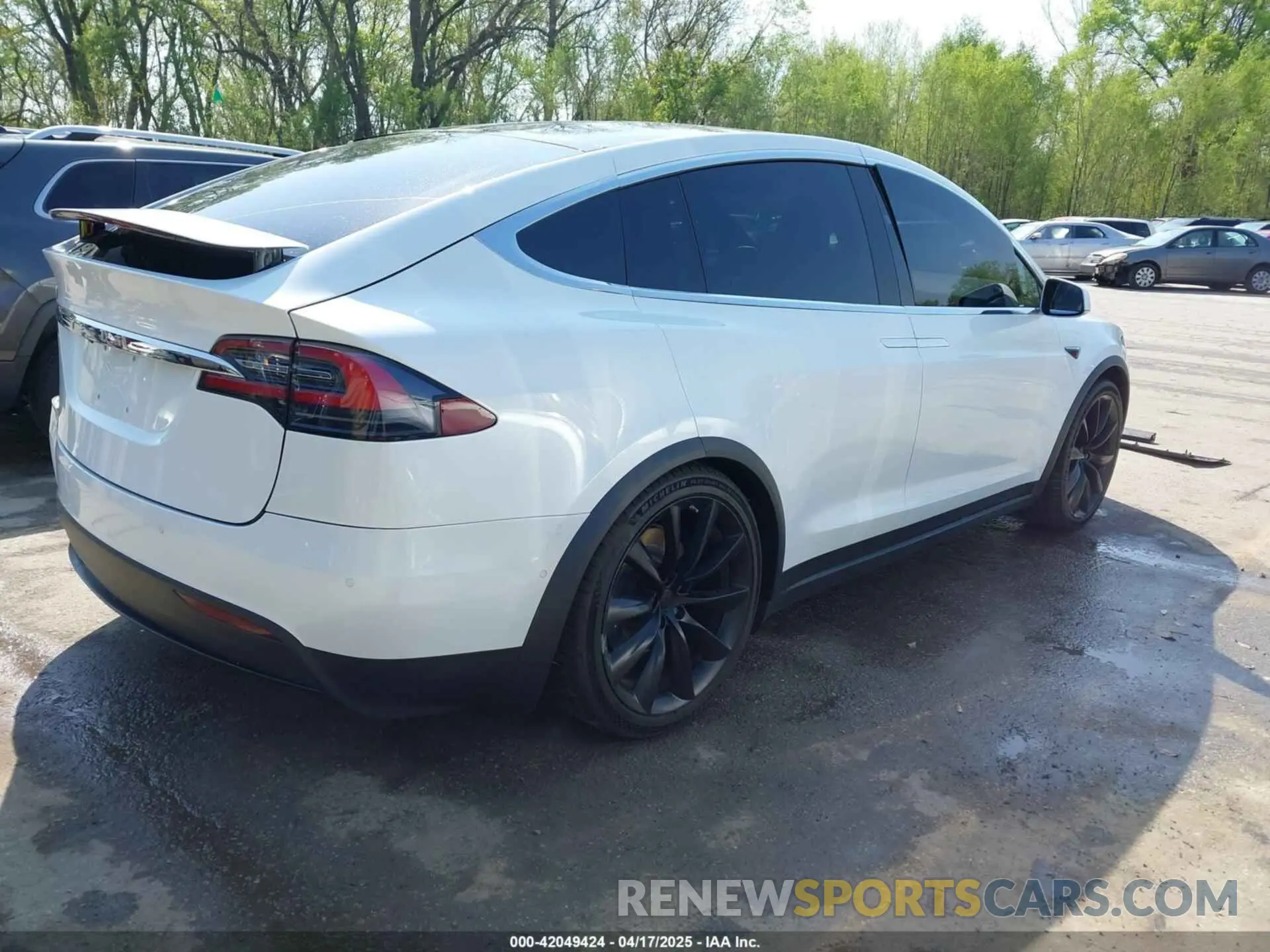 4 Photograph of a damaged car 5YJXCBE27KF150381 TESLA MODEL X 2019