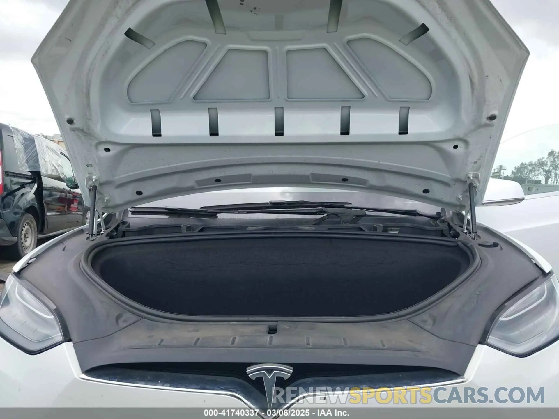 10 Photograph of a damaged car 5YJXCBE27KF198236 TESLA MODEL X 2019
