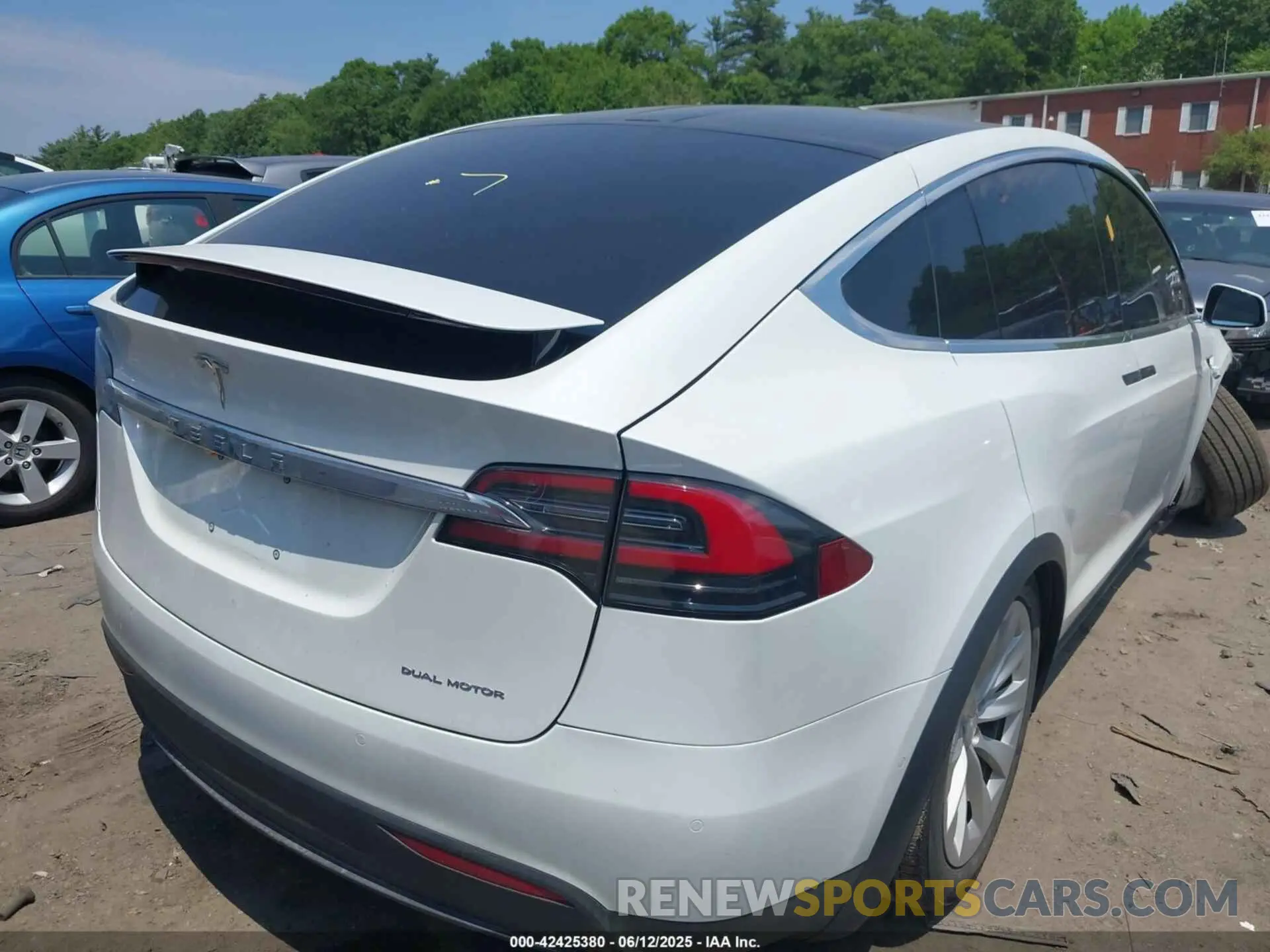4 Photograph of a damaged car 5YJXCBE29KF207227 TESLA MODEL X 2019