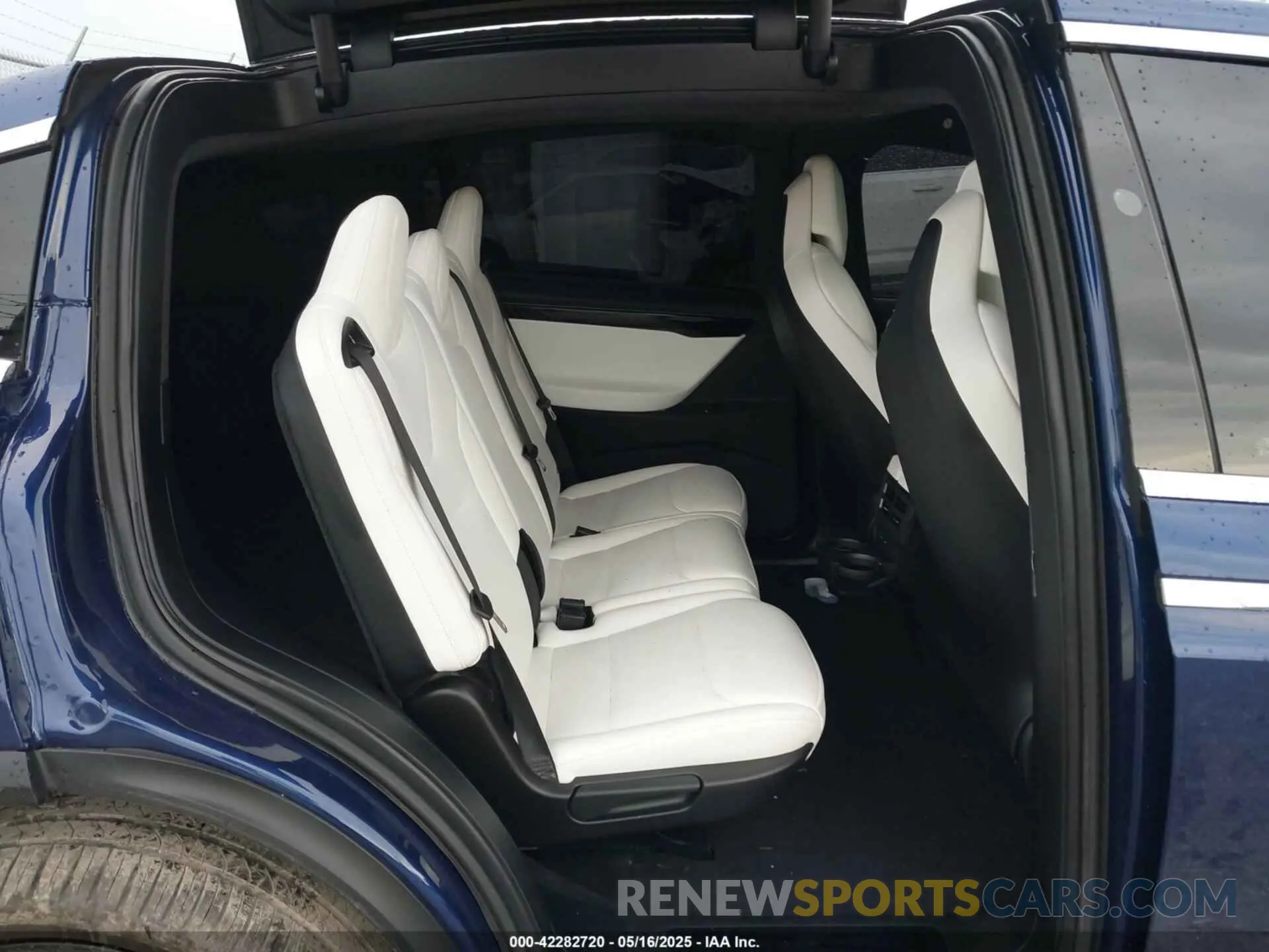8 Photograph of a damaged car 5YJXCDE25KF196870 TESLA MODEL X 2019