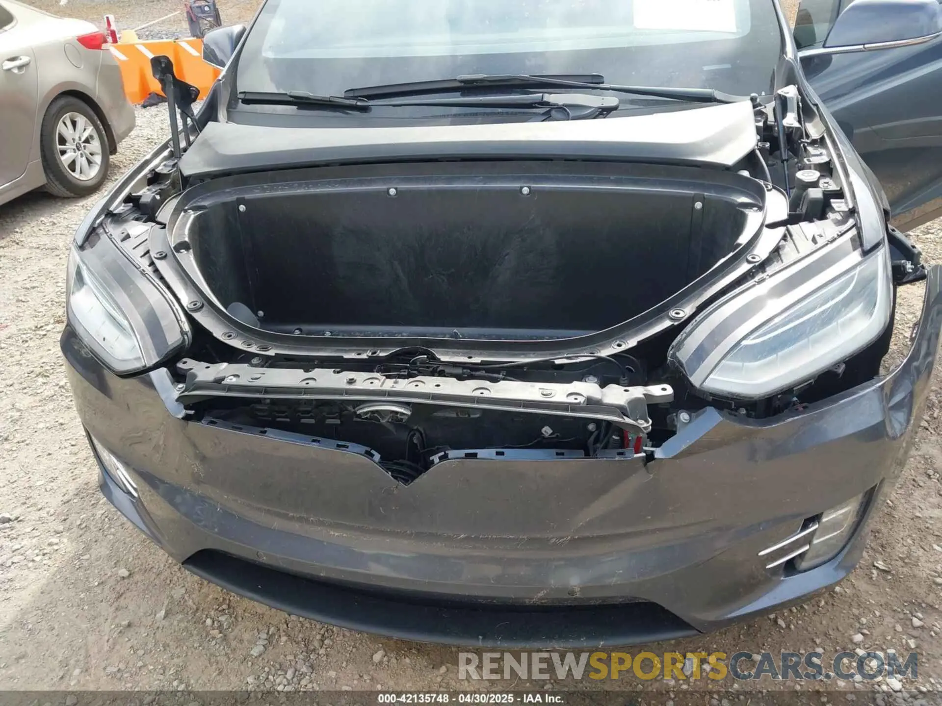 10 Photograph of a damaged car 5YJXCDE27KF204354 TESLA MODEL X 2019