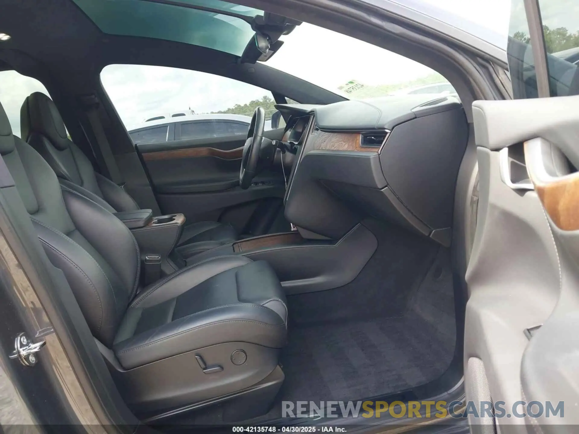 5 Photograph of a damaged car 5YJXCDE27KF204354 TESLA MODEL X 2019